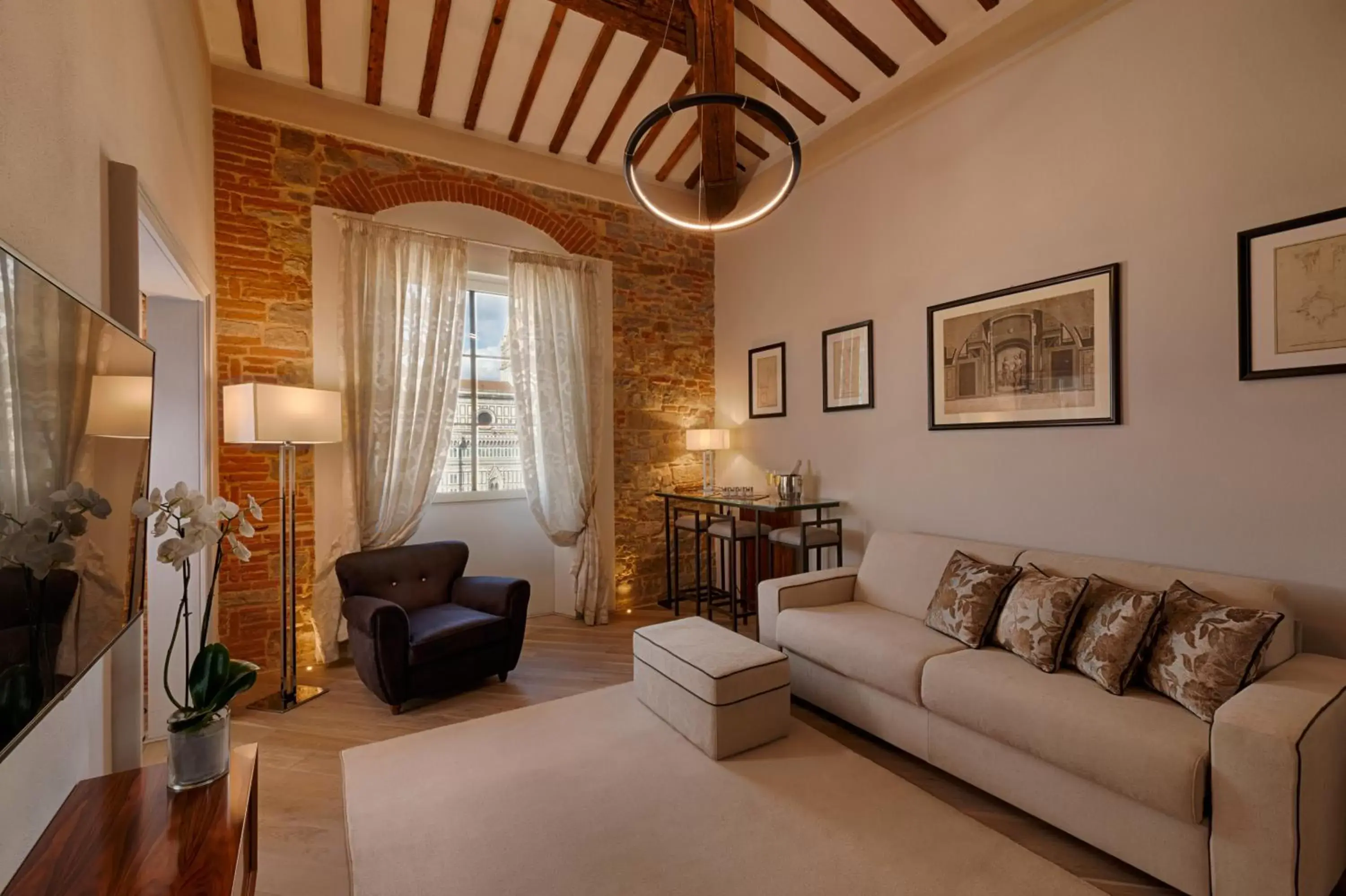 King Suite Duomo View with Spa Bath in Donati Luxury Tower Suites King Suite Duomo View with Spa Bath in Donati Luxury Tower Suites