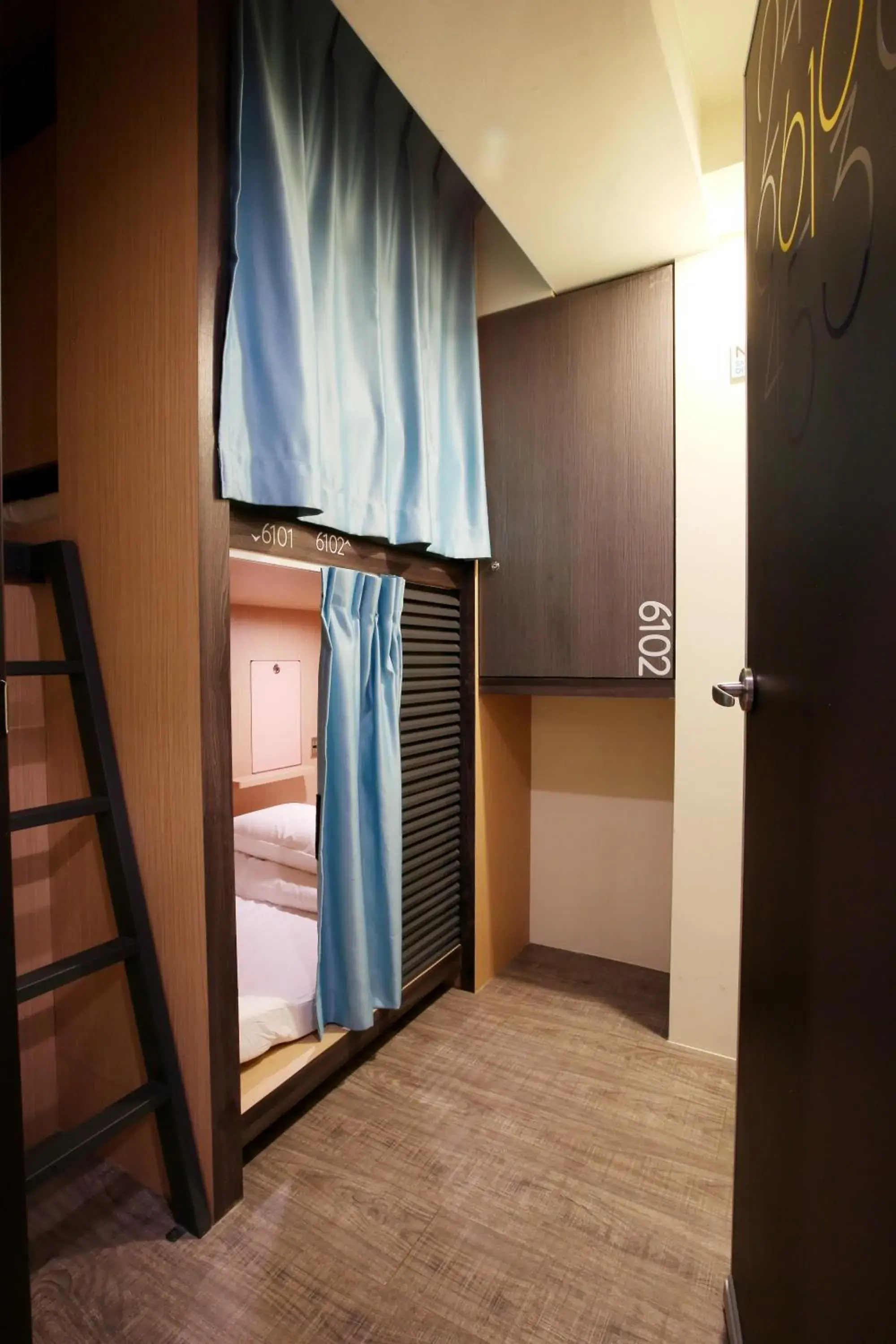 Bunk Bed in 2-Bed Mixed Dormitory Room in Loosha Hostel Bunk Bed in 2-Bed Mixed Dormitory Room in Loosha Hostel