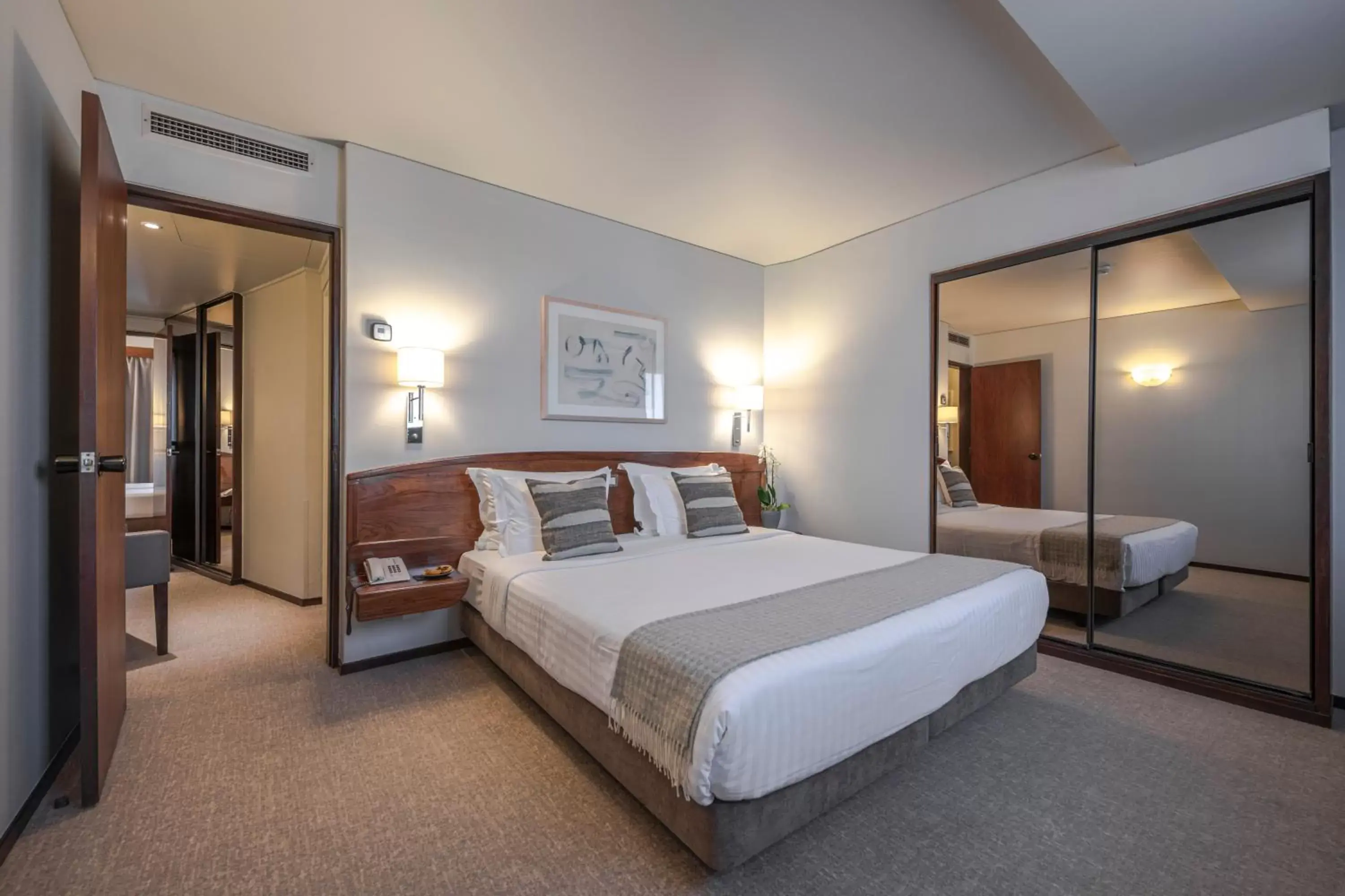 Deluxe Double or Twin Room in Hotel Dom Carlos Park Deluxe Double or Twin Room in Hotel Dom Carlos Park