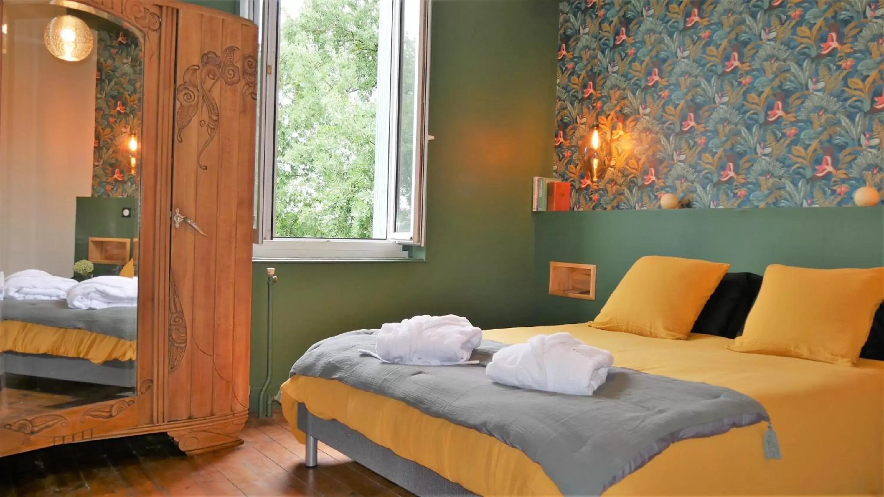 Double Room with Private Bathroom in Chambres d'hôtes les Bruyères Double Room with Private Bathroom in Chambres d'hôtes les Bruyères