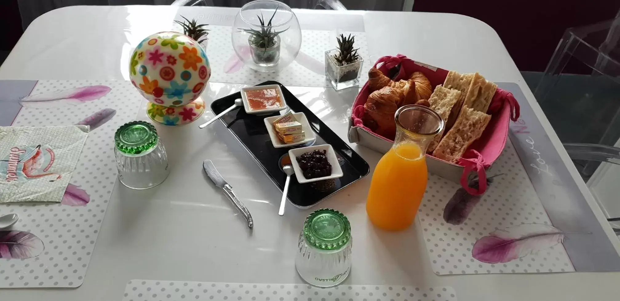 Double Room with Garden View - single occupancy in Aux 2 lots Double Room with Garden View - single occupancy in Aux 2 lots