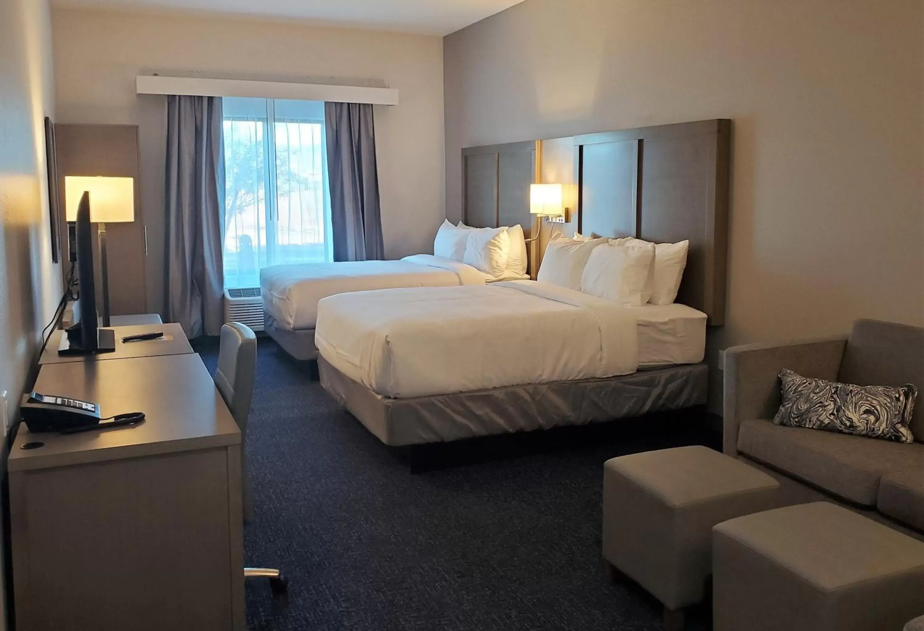 Queen Suite with Two Queen Beds - Non-Smoking in Comfort Suites Scottsdale Talking Stick Entertainment District Queen Suite with Two Queen Beds - Non-Smoking in Comfort Suites Scottsdale Talking Stick Entertainment District