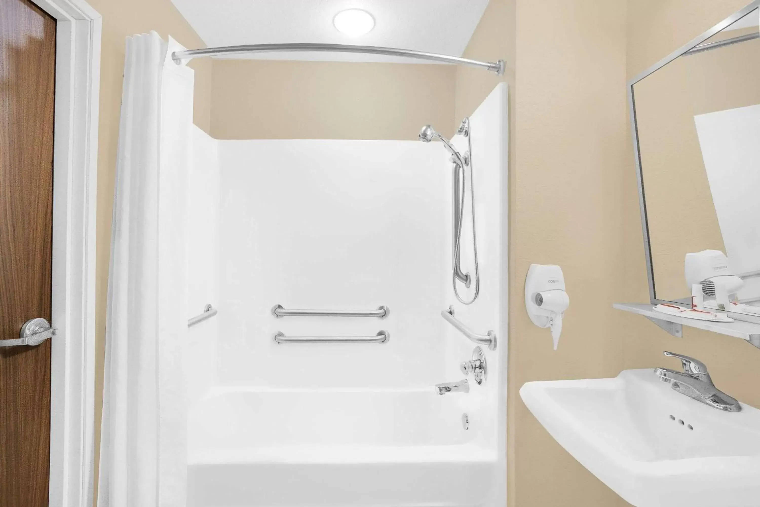 Queen Suite with Sofa Bed - Disability Access/Non-Smoking in Microtel Inn & Suites By Wyndham Conway Queen Suite with Sofa Bed - Disability Access/Non-Smoking in Microtel Inn & Suites By Wyndham Conway