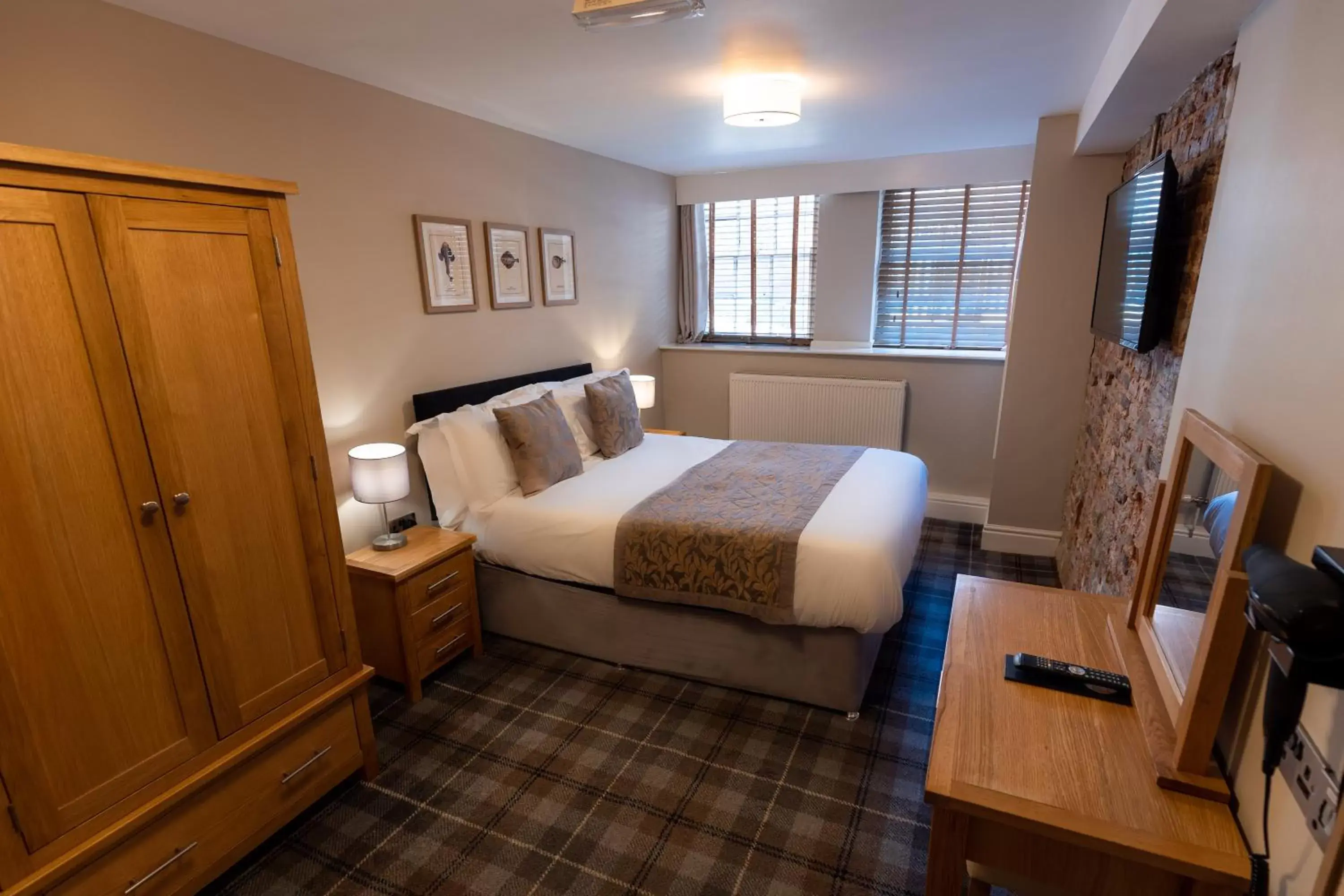 Economy Ground Floor Double Room in The Resolution Hotel Economy Ground Floor Double Room in The Resolution Hotel