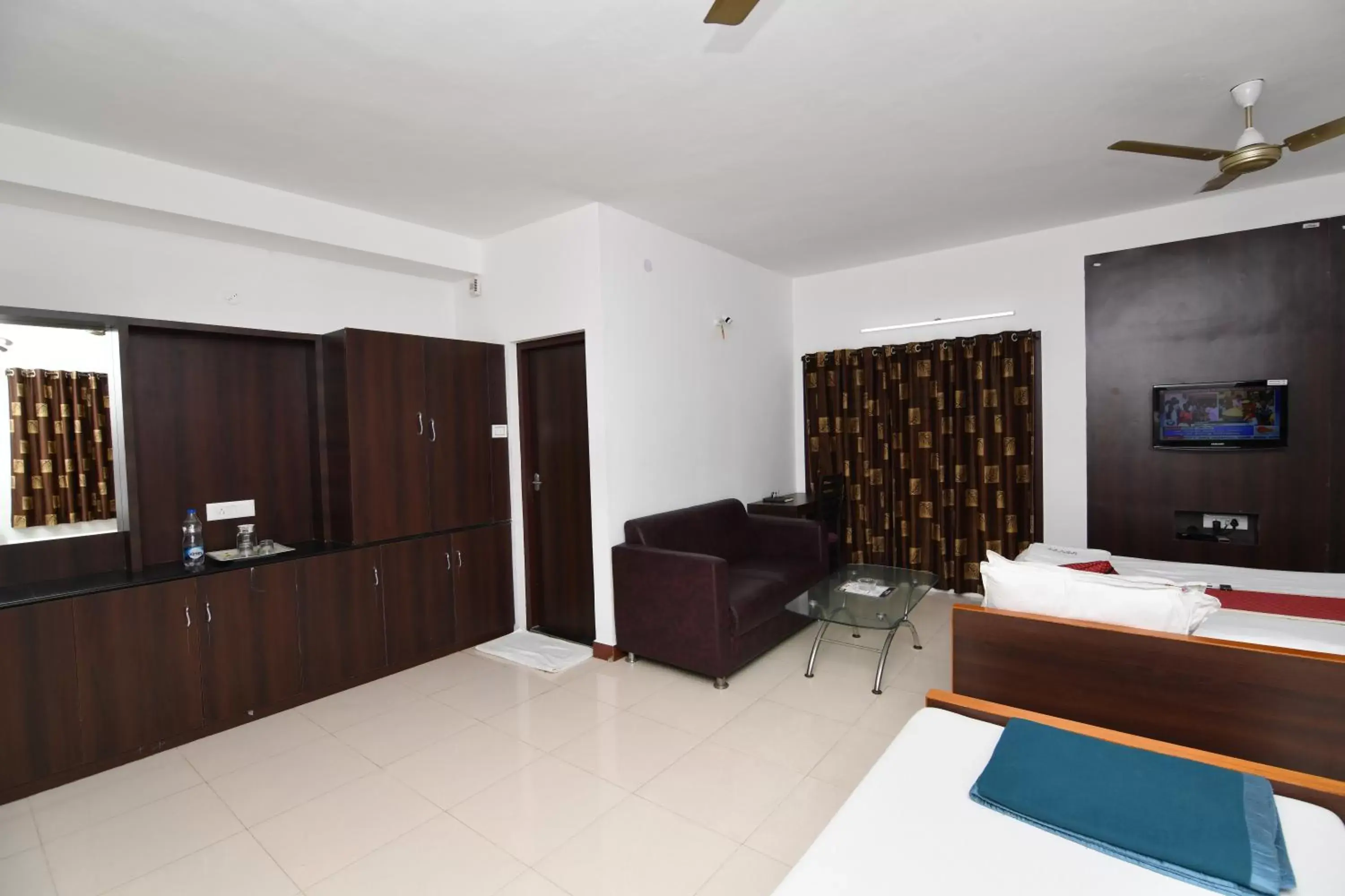 Standard Triple Room in Lake View Hotel Standard Triple Room in Lake View Hotel