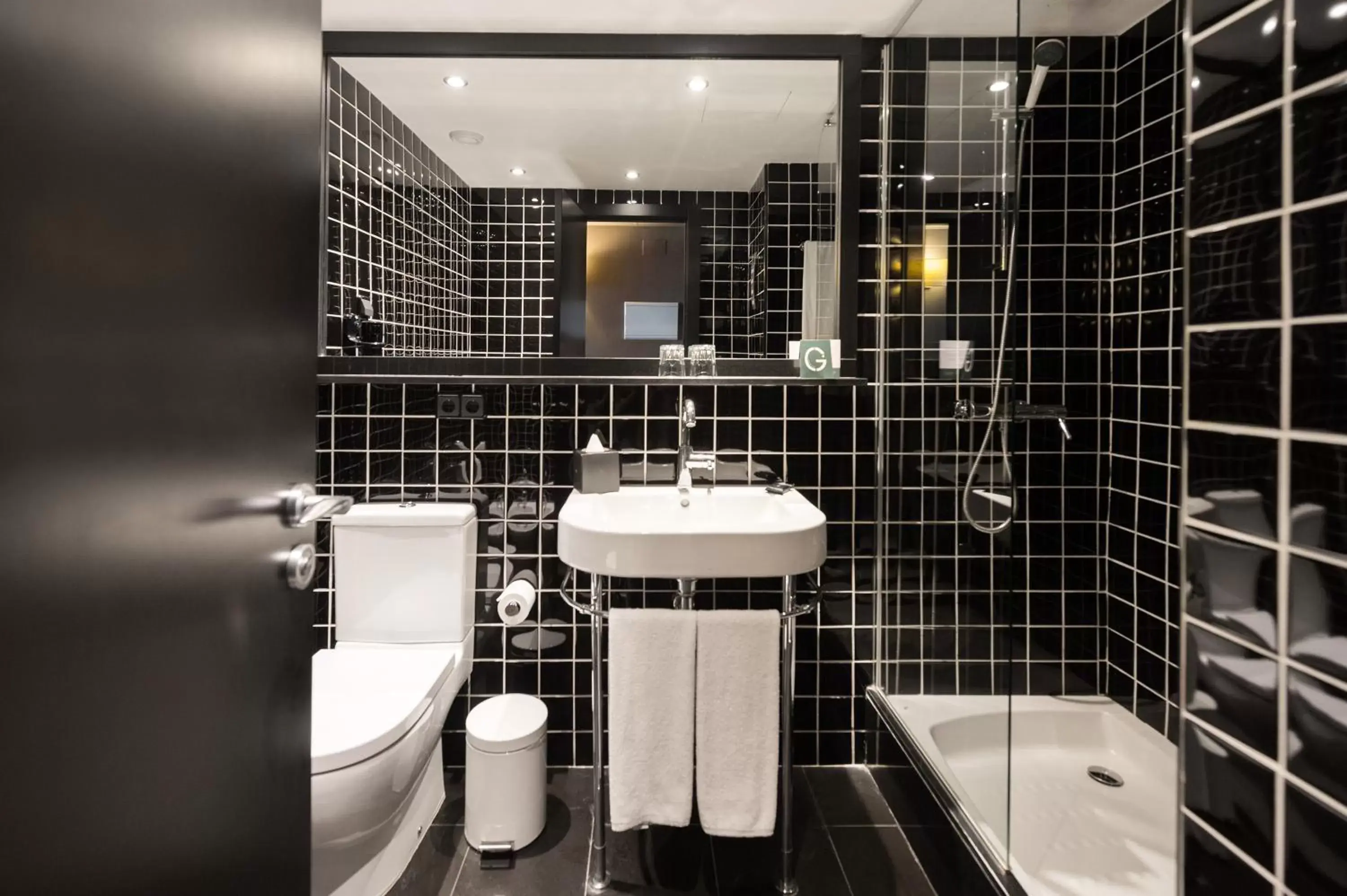 Double or Twin Room in Paral·lel Double or Twin Room in Paral·lel