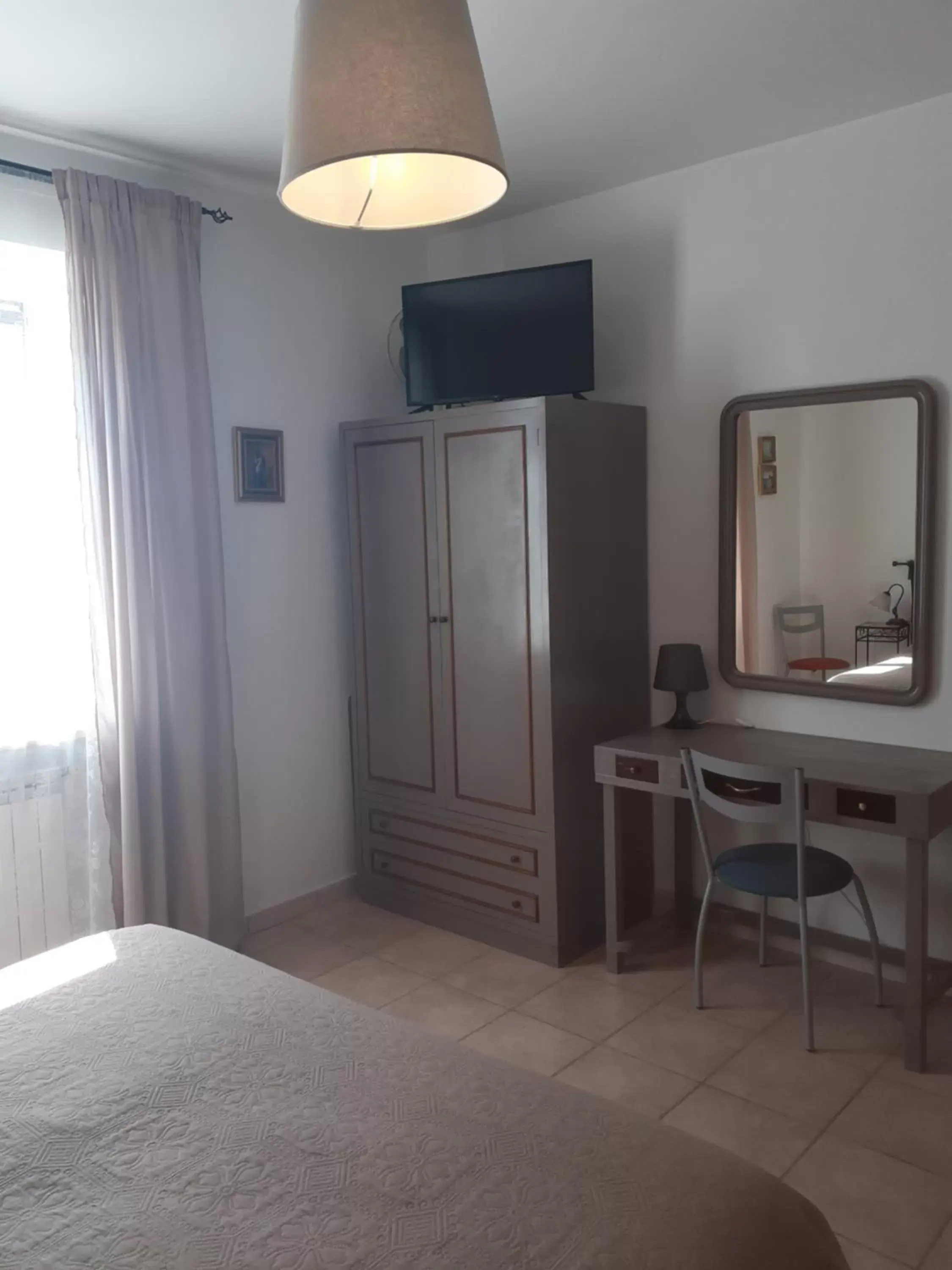 Double or Twin Room with Shower in Life B&B Double or Twin Room with Shower in Life B&B