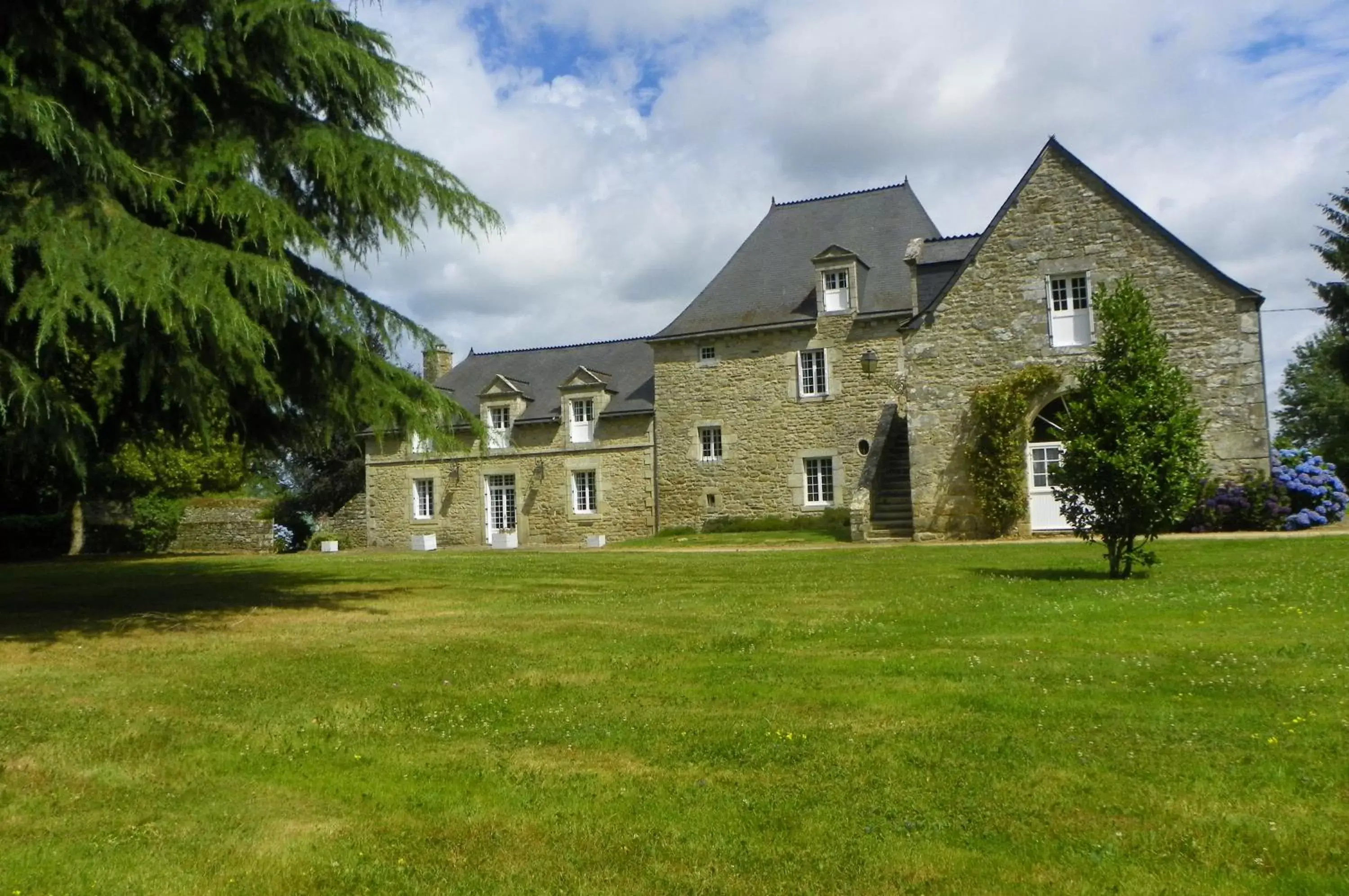 Property Building in Manoir de Saint-Fiacre Property Building in Manoir de Saint-Fiacre