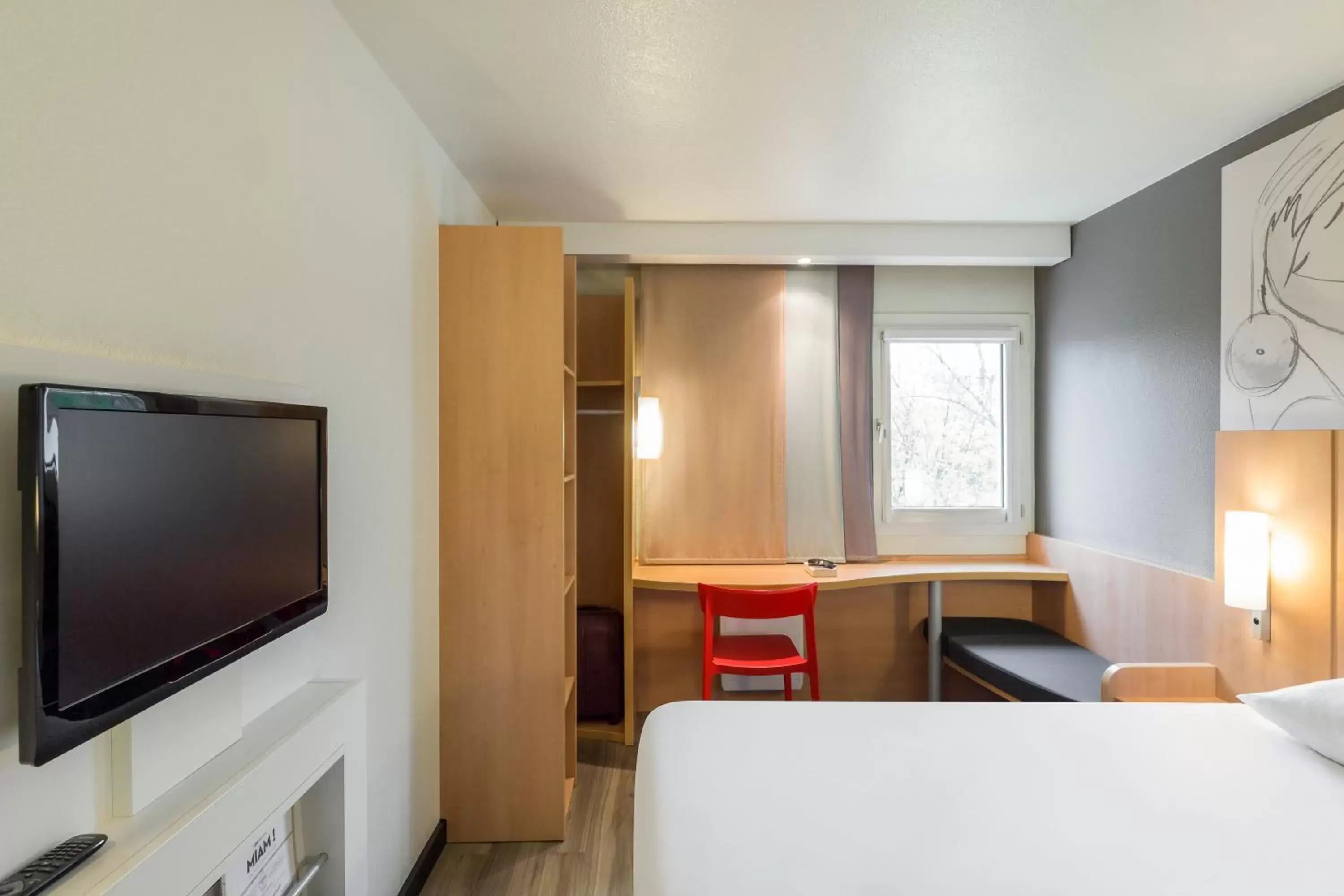 Connecting Rooms in ibis Paris Meudon Velizy Connecting Rooms in ibis Paris Meudon Velizy