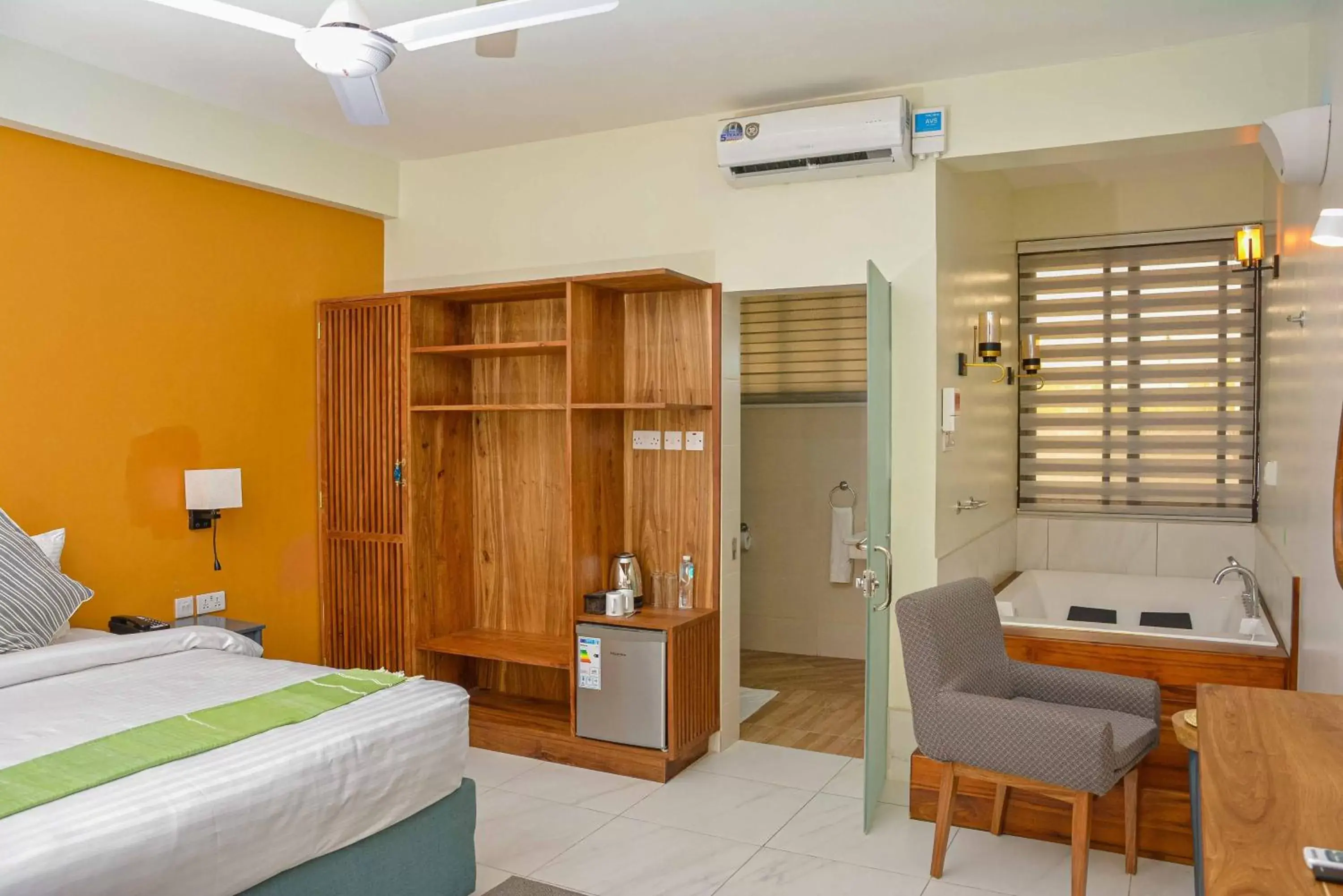 Double Room with Spa Bath in Best Western Jangwani Sea Breeze Resort Double Room with Spa Bath in Best Western Jangwani Sea Breeze Resort