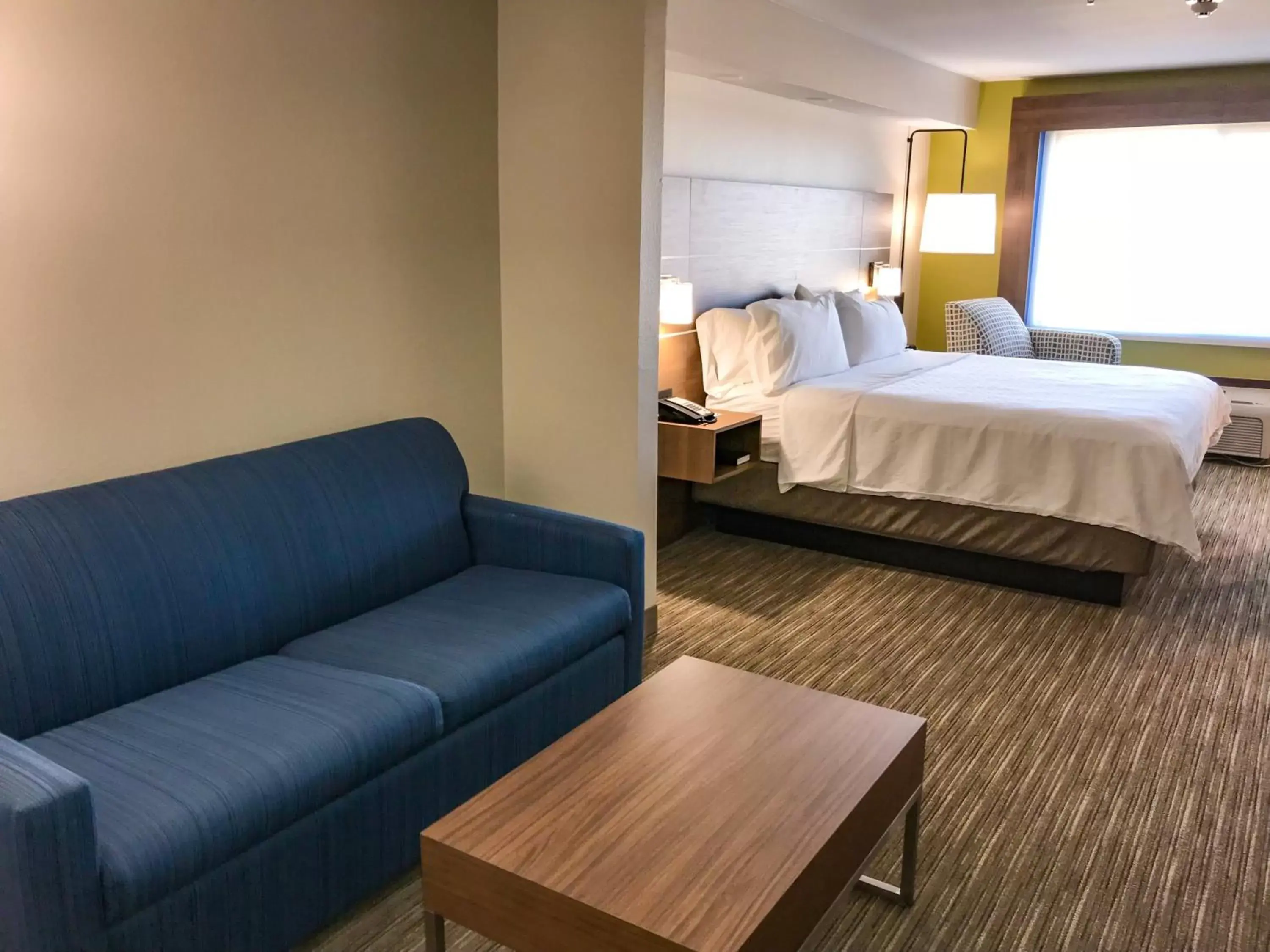 Suite with Mobility Accessible Tub - Non-Smoking in Holiday Inn Express & Suites Lubbock West by IHG Suite with Mobility Accessible Tub - Non-Smoking in Holiday Inn Express & Suites Lubbock West by IHG