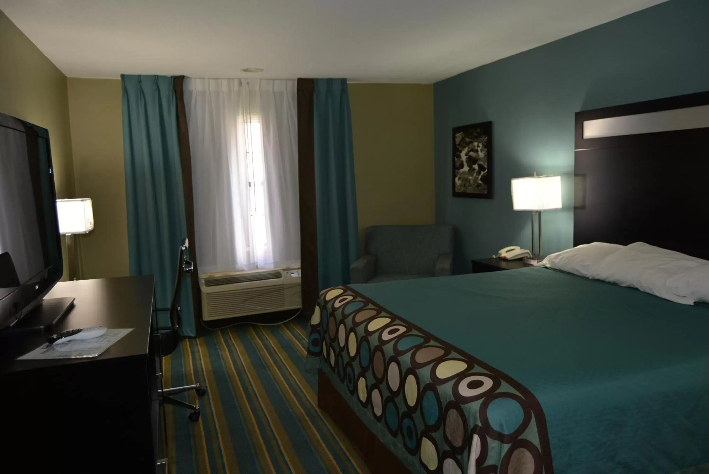 King Studio Suite - Smoking in Super 8 by Wyndham Sulphur King Studio Suite - Smoking in Super 8 by Wyndham Sulphur