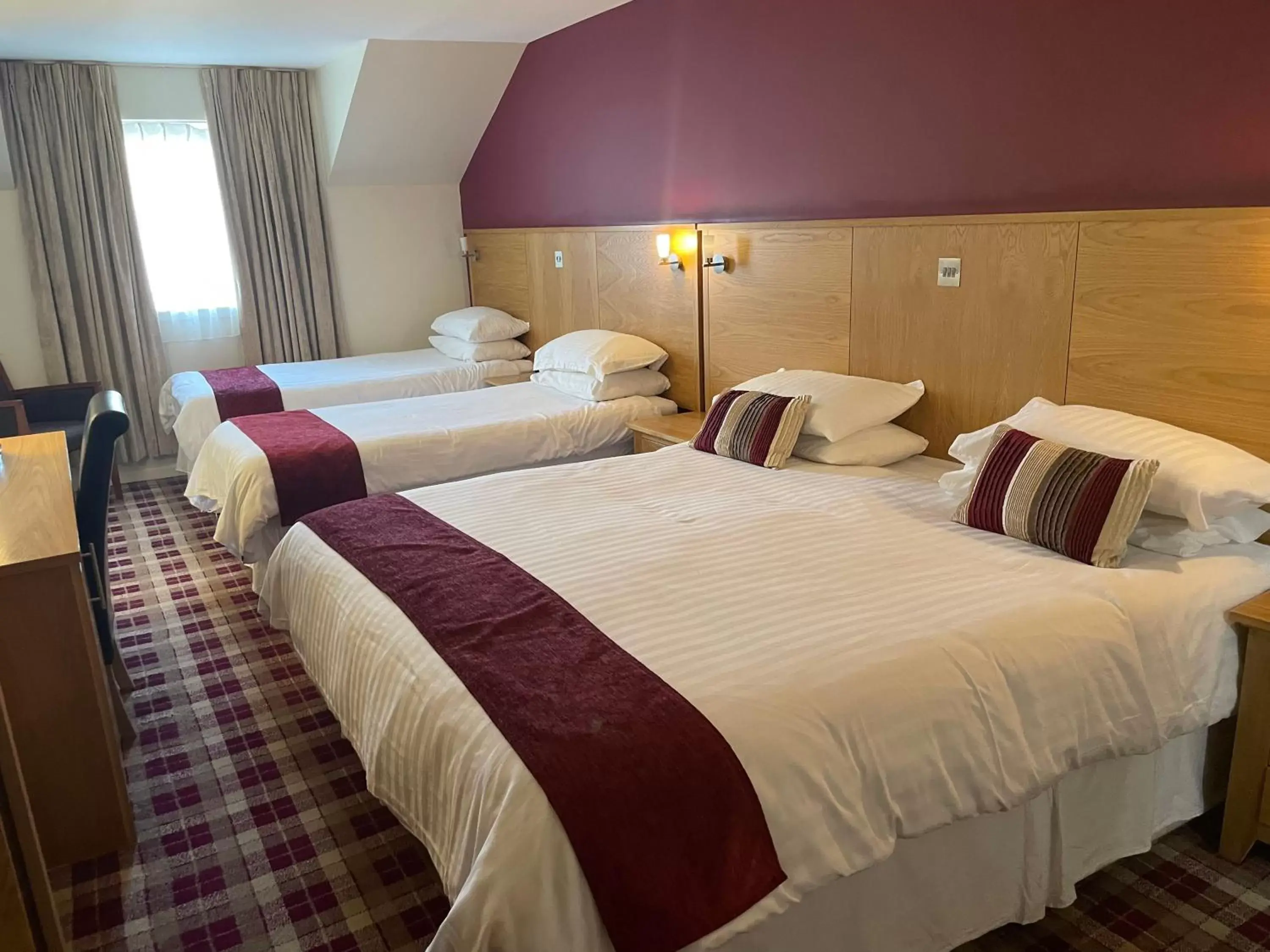 Deluxe Family Room in 19th Hole Hotel, Carnoustie Deluxe Family Room in 19th Hole Hotel, Carnoustie