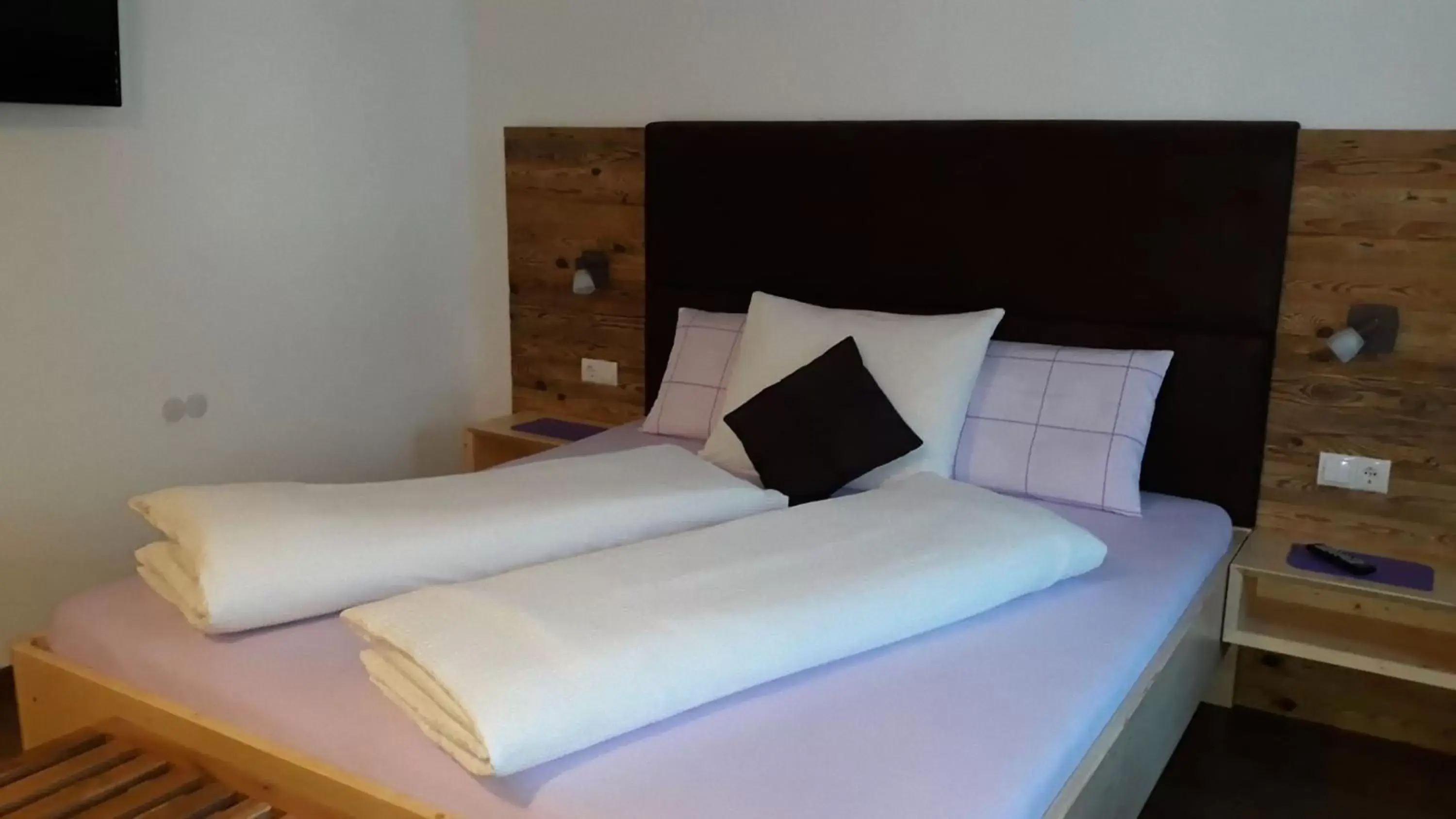 Large Double Room in B&B Frühlingsheim Large Double Room in B&B Frühlingsheim