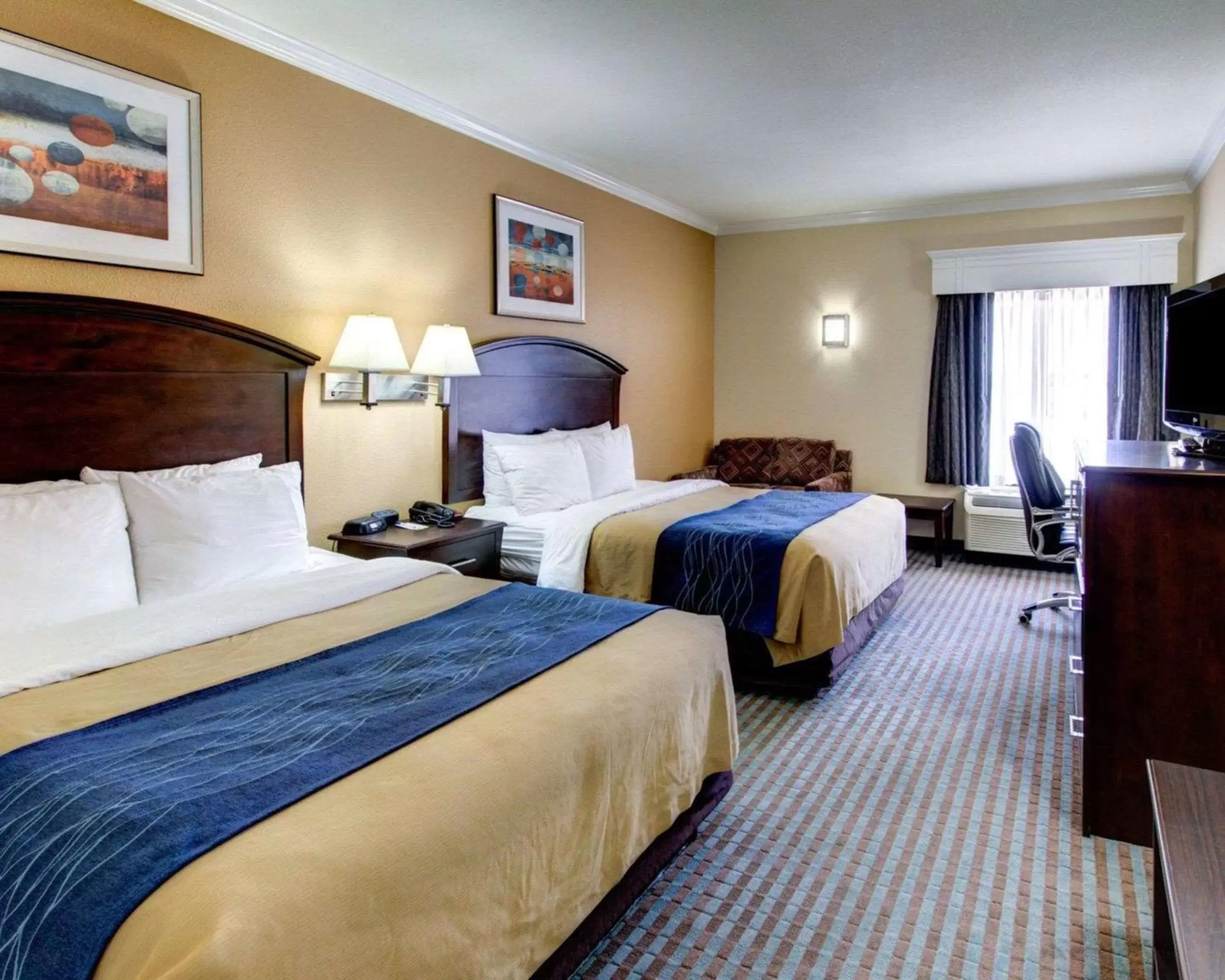 Queen Room with Two Queen Beds - Accessible/Non-Smoking in Comfort Inn Corsicana East Queen Room with Two Queen Beds - Accessible/Non-Smoking in Comfort Inn Corsicana East
