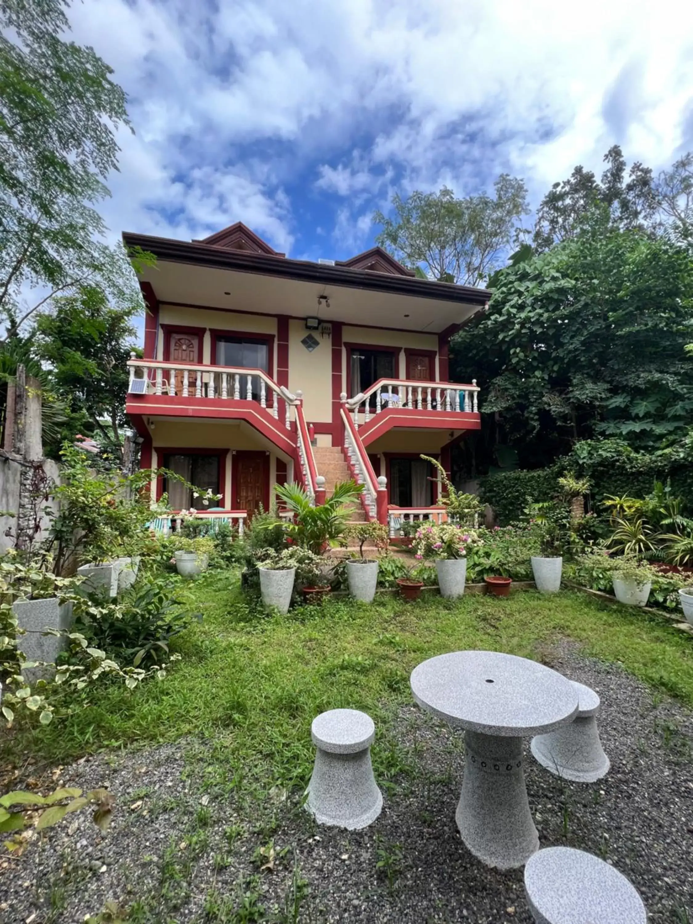Queen Room with Balcony in One 4 Da Road Queen Room with Balcony in One 4 Da Road