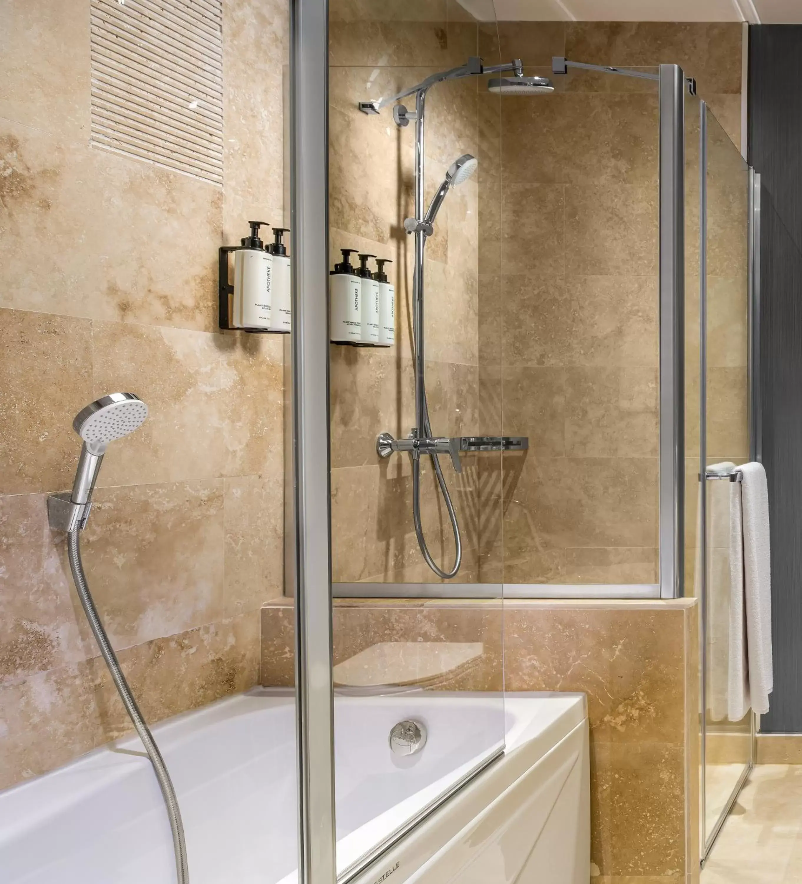 Standard King Room - Lounge Access in Crowne Plaza - Istanbul Tuzla Viaport Marina by IHG Standard King Room - Lounge Access in Crowne Plaza - Istanbul Tuzla Viaport Marina by IHG