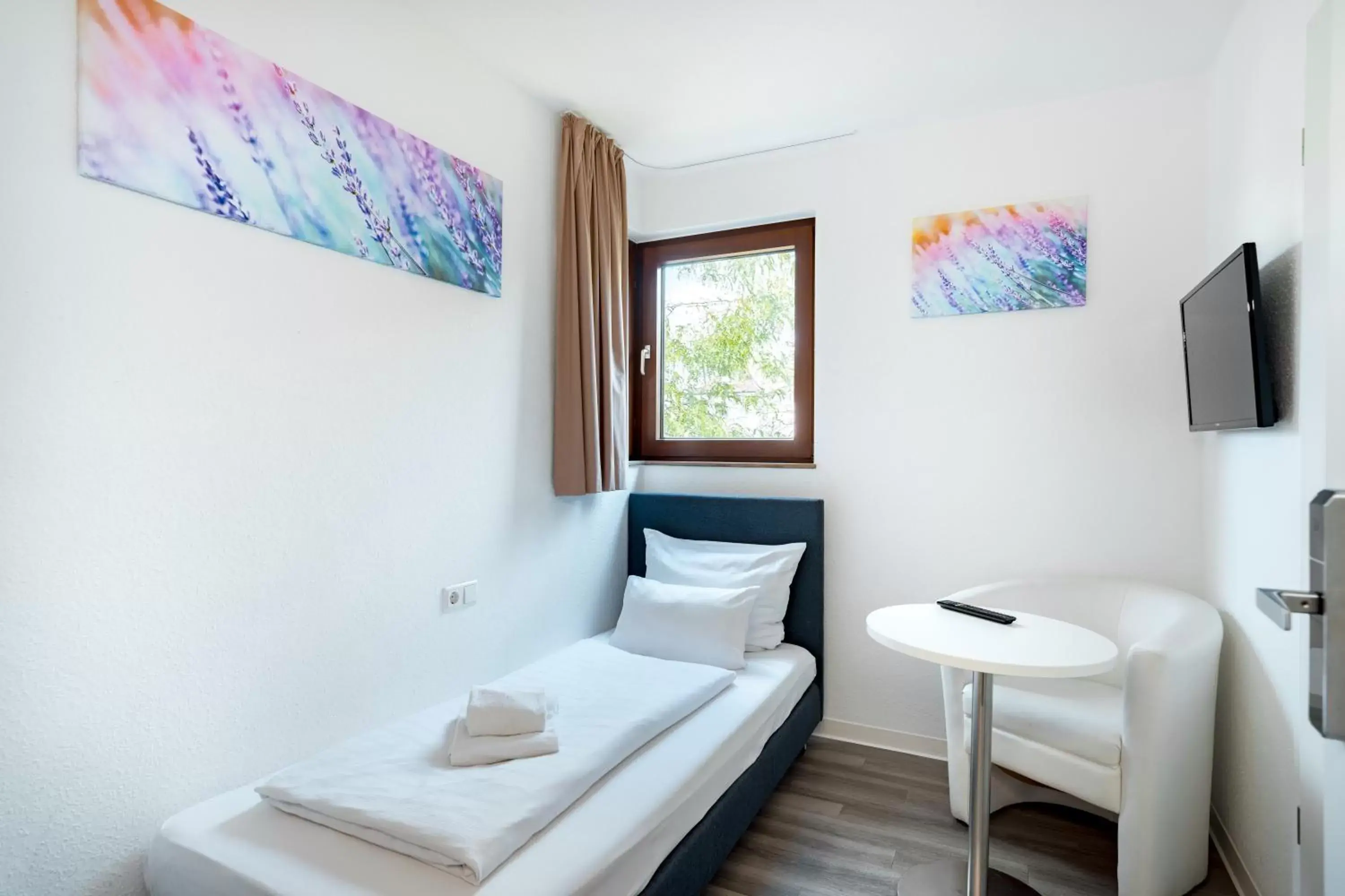 Single Room with Bathroom in Hotel Garni am Olgaeck Single Room with Bathroom in Hotel Garni am Olgaeck