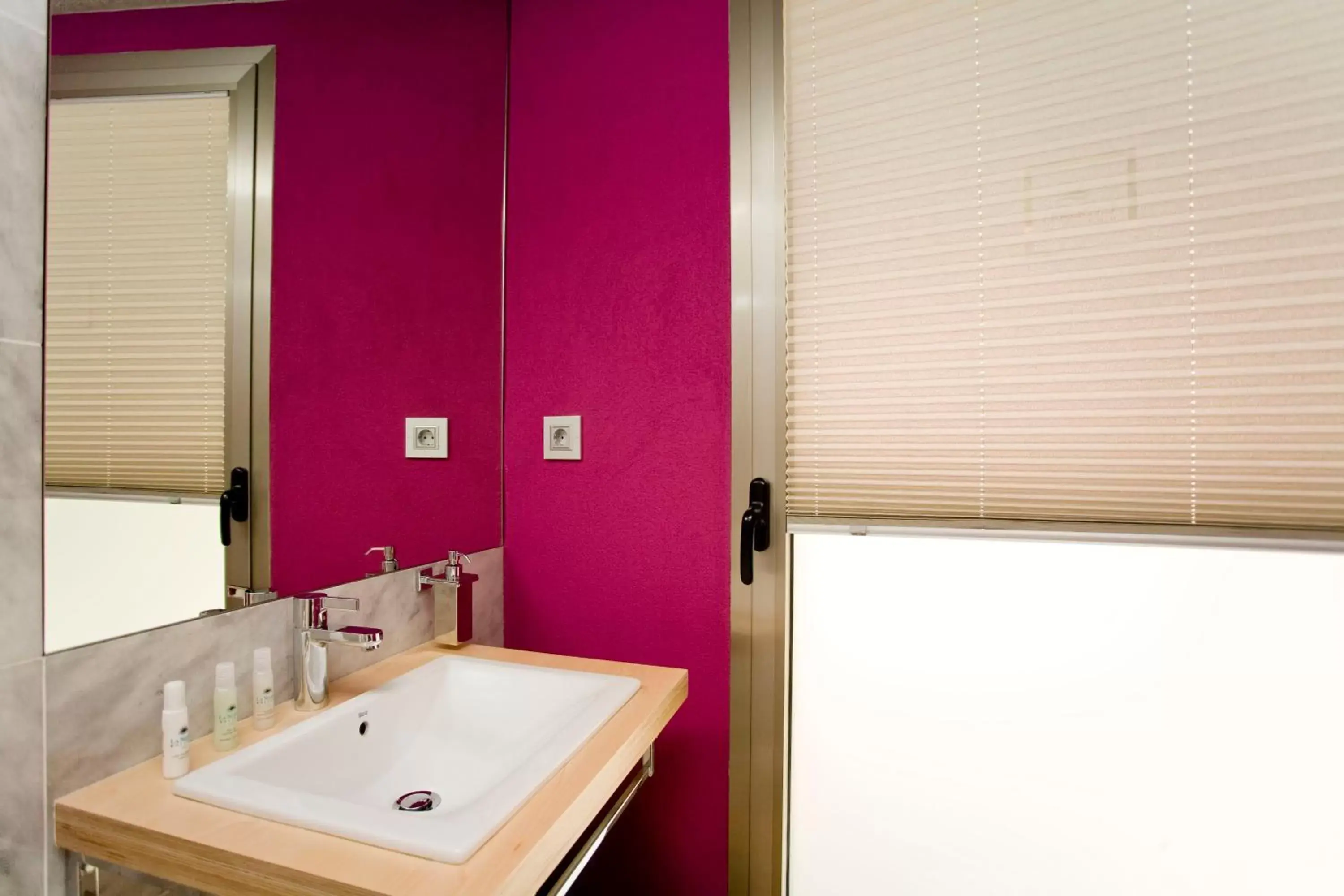 Two Connecting Double Rooms in Hotel La Sèquia Molinar Two Connecting Double Rooms in Hotel La Sèquia Molinar