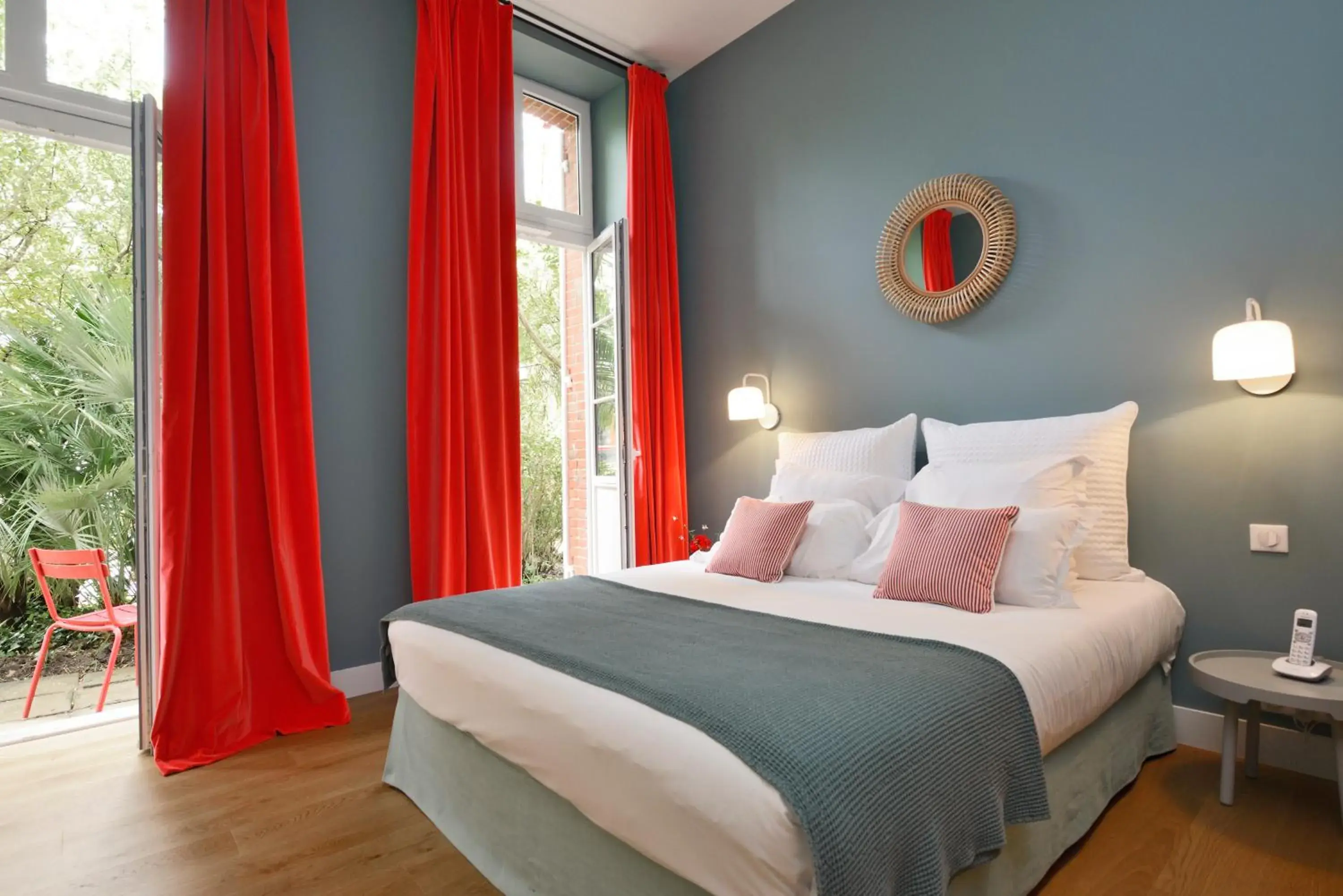 Deluxe Double Room in Hôtel Le Saint Christophe Deluxe Double Room in Hôtel Le Saint Christophe