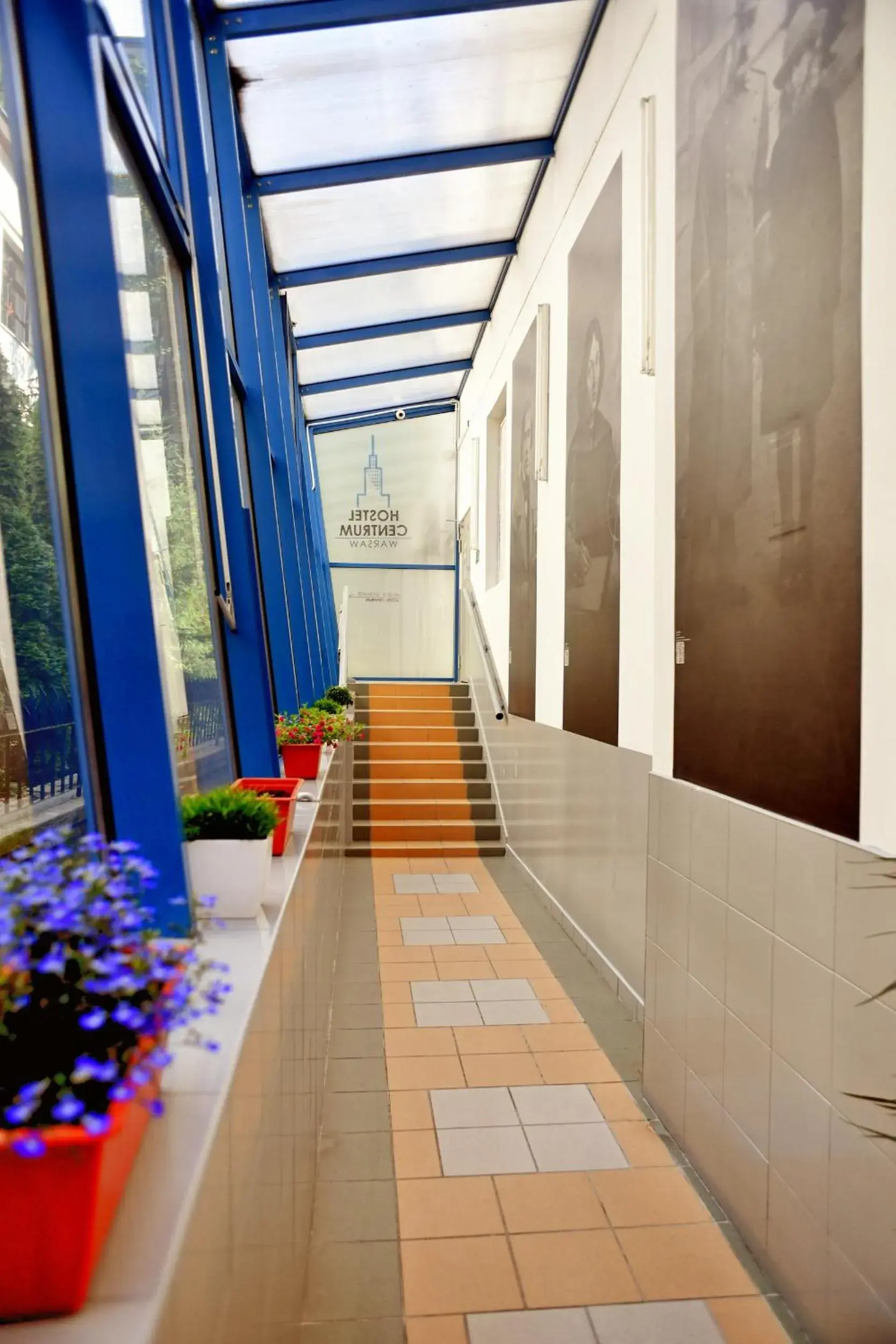 Basic Twin Room without Window in Warsaw Hostel Centrum Private Rooms & Dorms Basic Twin Room without Window in Warsaw Hostel Centrum Private Rooms & Dorms