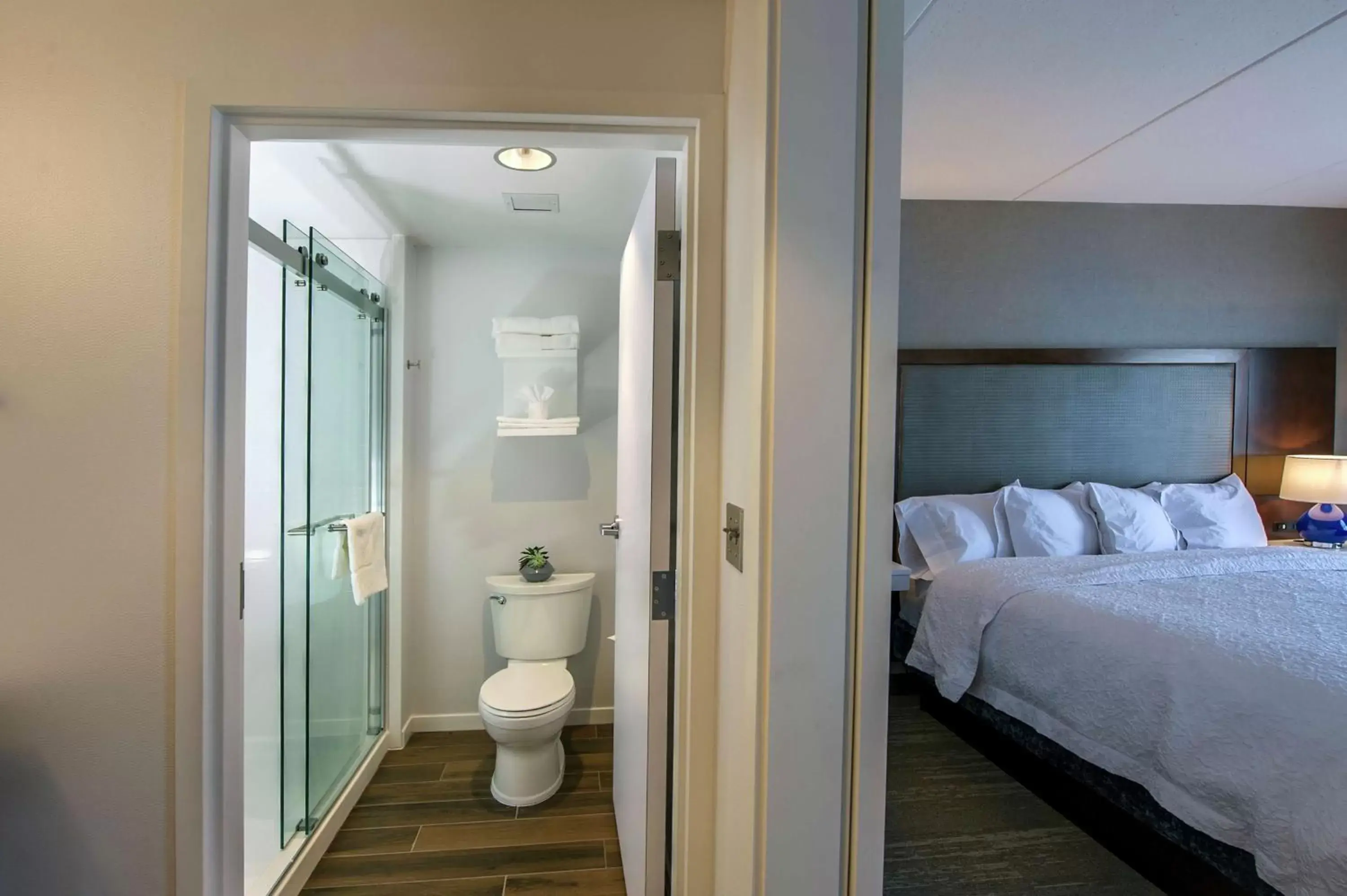 King Room with Sofa Bed- Non-Smoking in Hampton Inn & Suites/Foxborough/Mansfield King Room with Sofa Bed- Non-Smoking in Hampton Inn & Suites/Foxborough/Mansfield