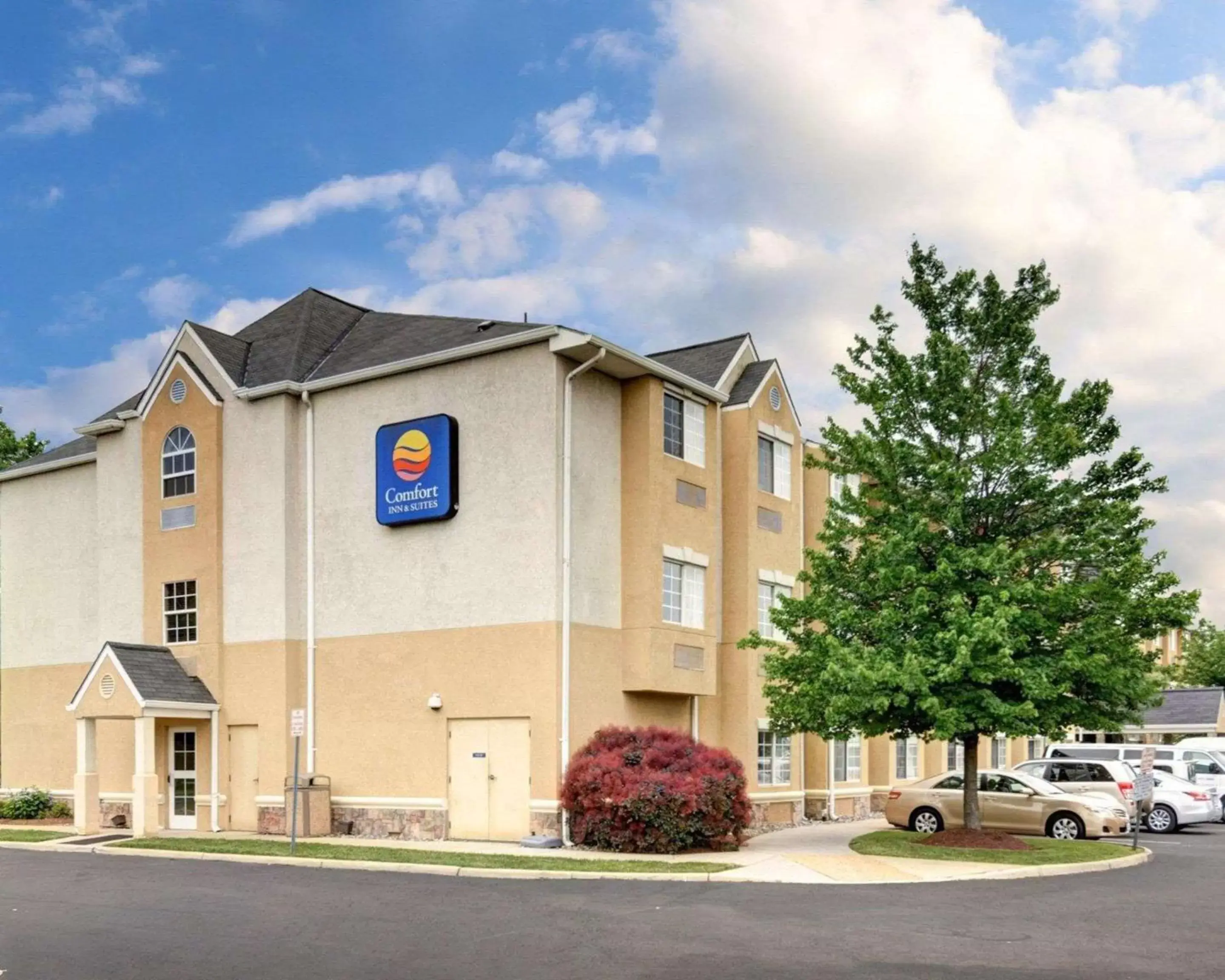 Comfort Inn & Suites Airport Dulles-Gateway Comfort Inn & Suites Airport Dulles-Gateway