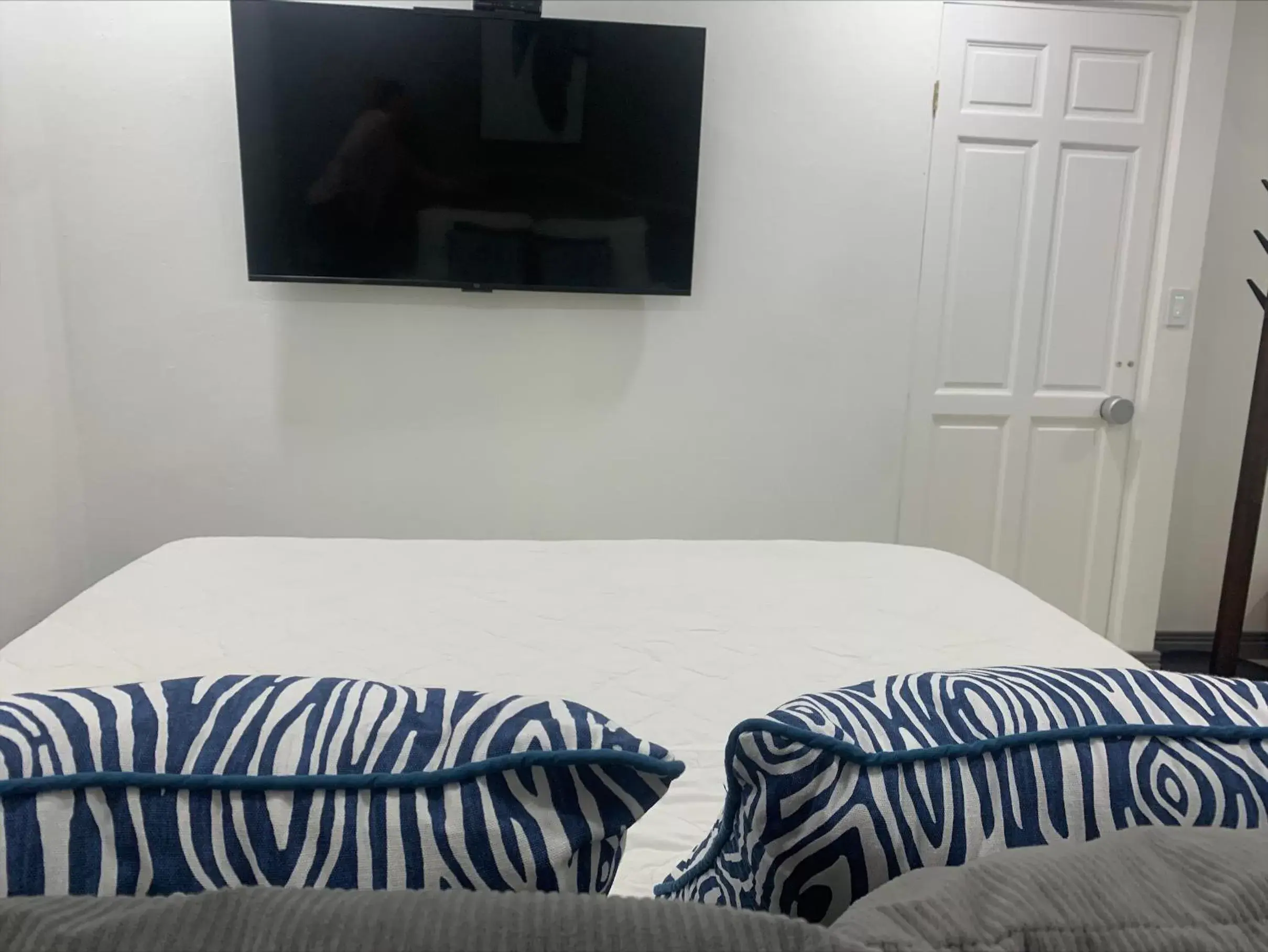 1 Queen bed / Smart Room in Berlor Airport Inn 1 Queen bed / Smart Room in Berlor Airport Inn