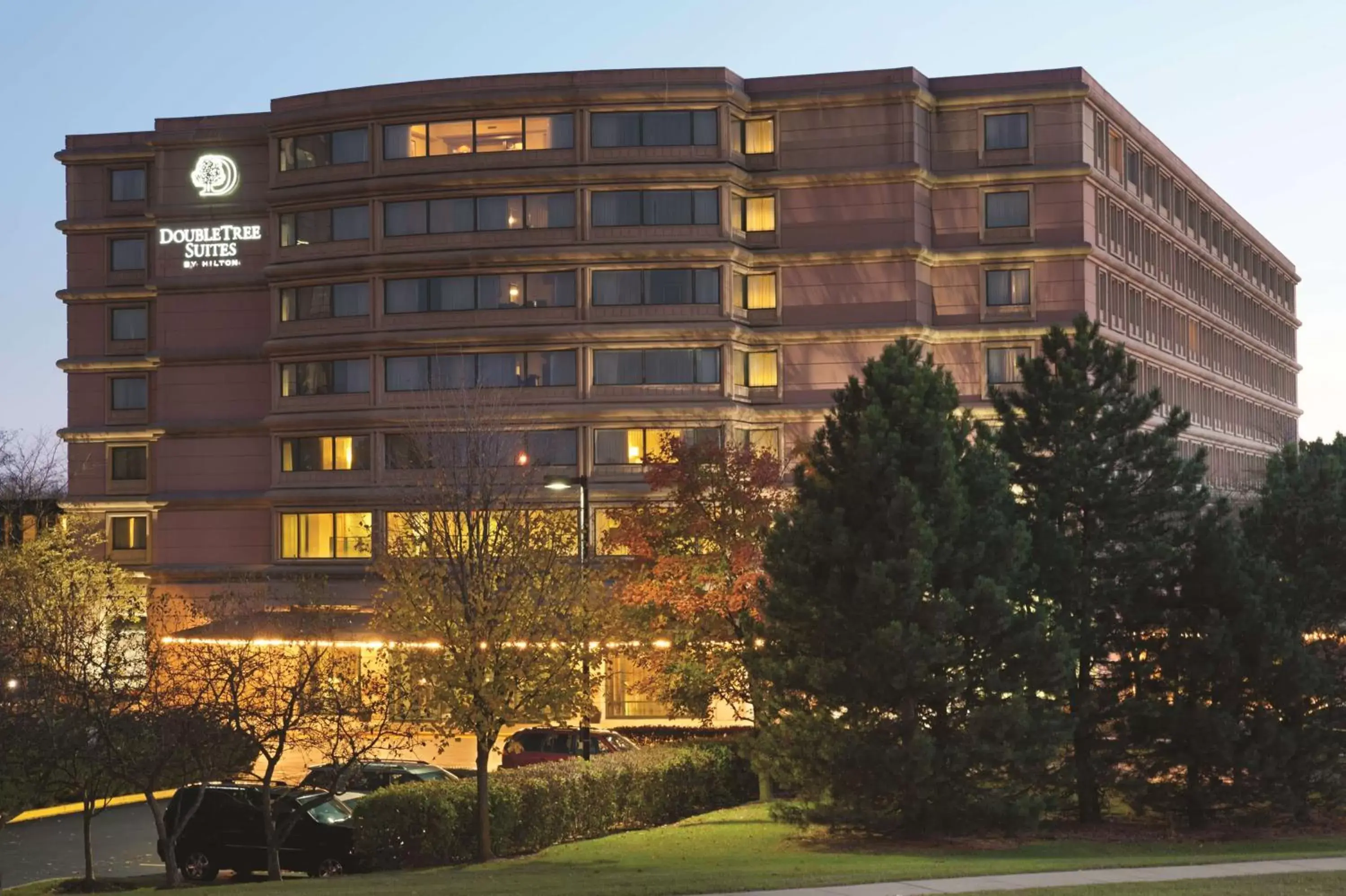 DoubleTree Suites by Hilton Hotel & Conference Center Chicago-Downers Grove DoubleTree Suites by Hilton Hotel & Conference Center Chicago-Downers Grove