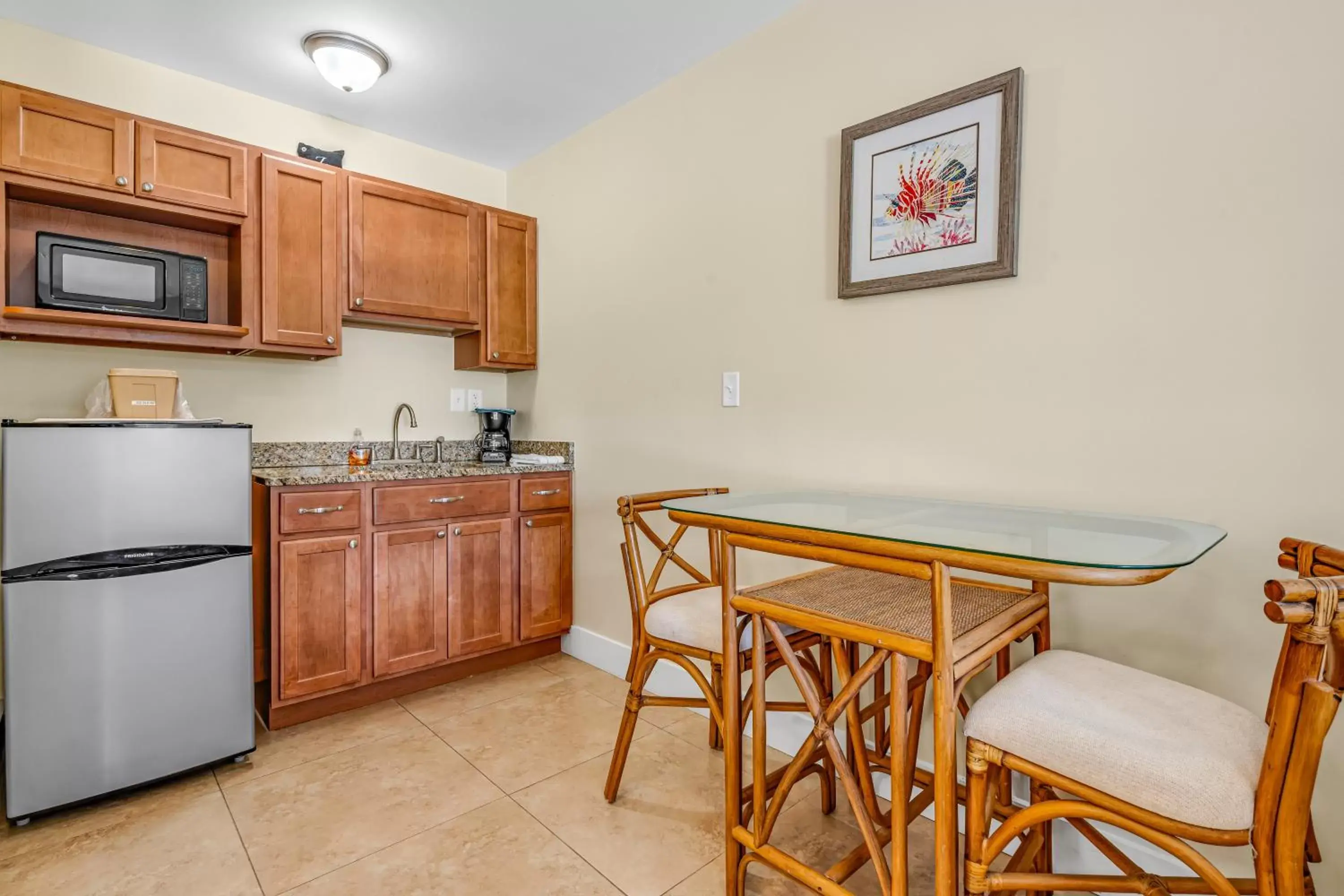 Deluxe Double Room (2 Adults + 1 Child) in Bonefish Bay Motel Deluxe Double Room (2 Adults + 1 Child) in Bonefish Bay Motel