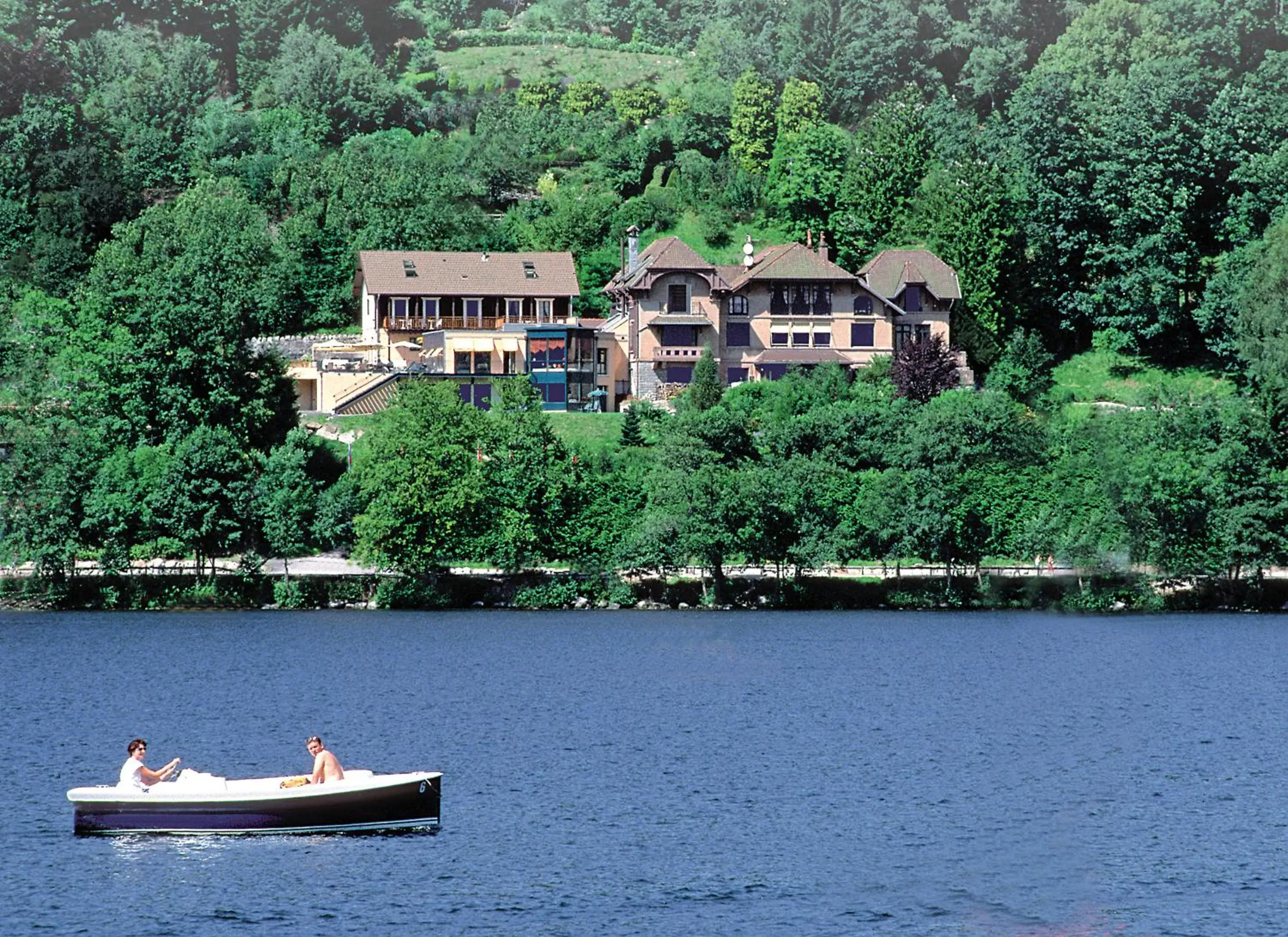 Le Manoir Au Lac Le Manoir Au Lac