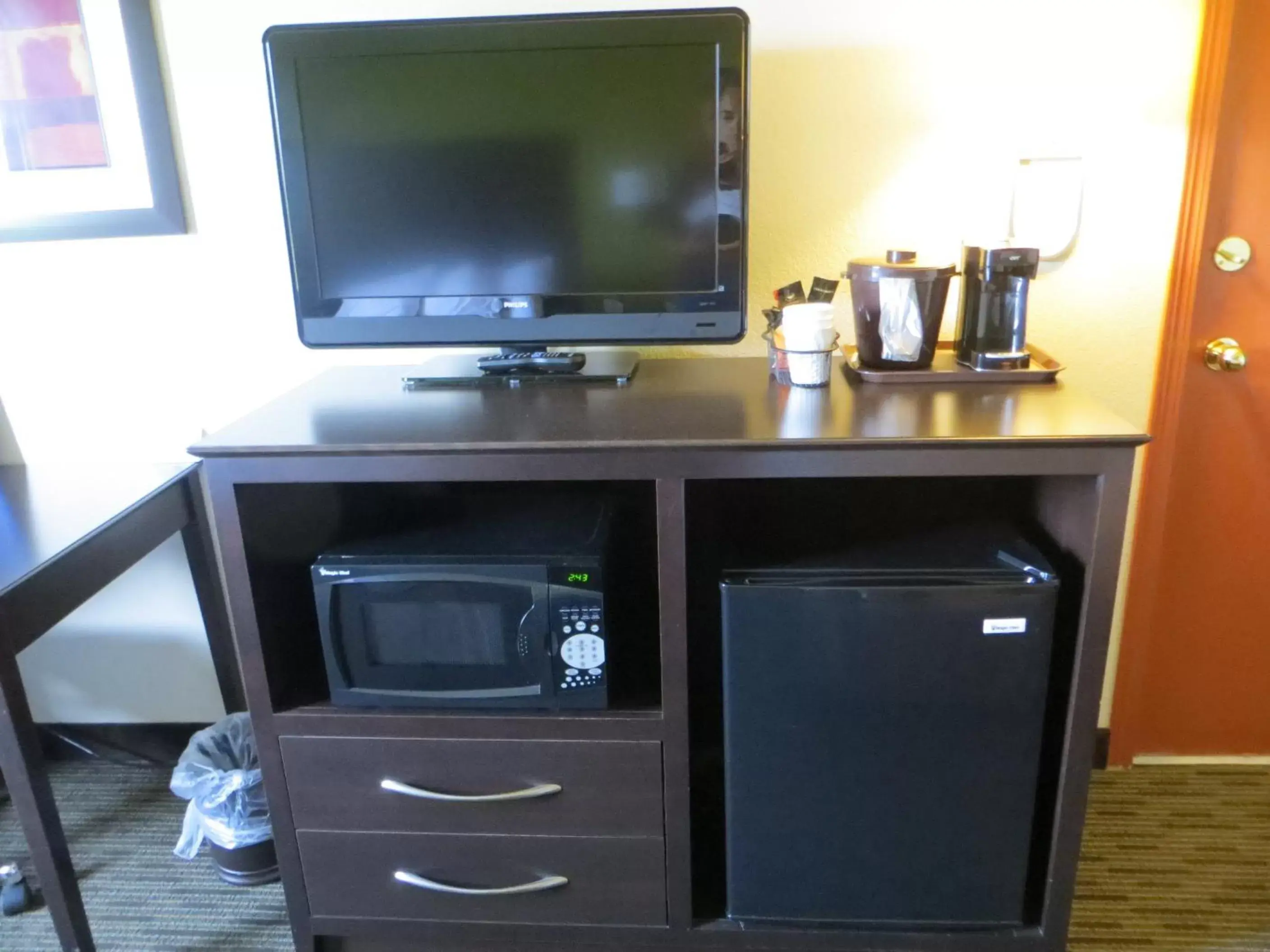 Queen Room - Non-Smoking in Baymont by Wyndham Eau Claire WI Queen Room - Non-Smoking in Baymont by Wyndham Eau Claire WI