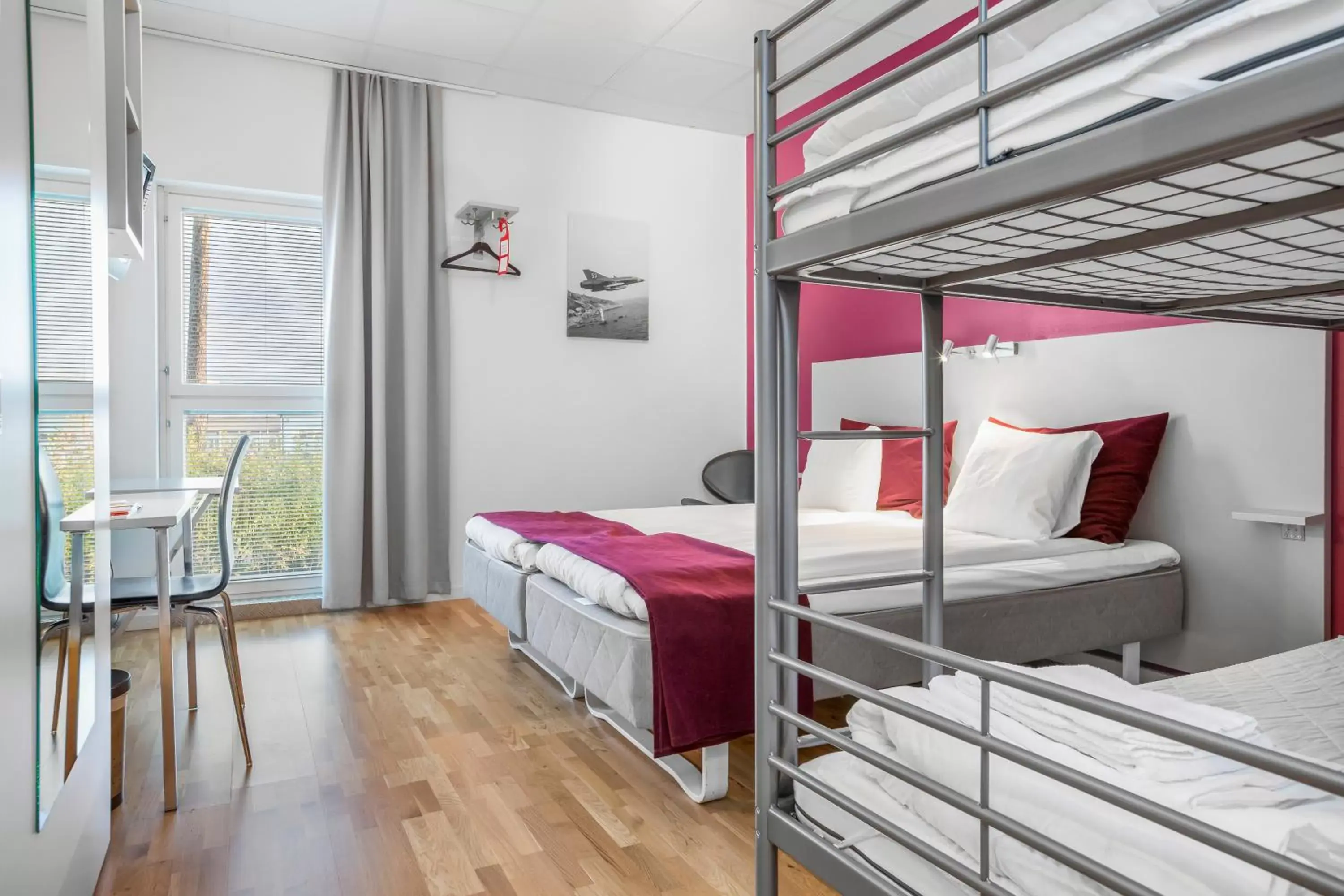 Family Room with One Double Bed and One Single Bunk Bed in Aiden by Best Western Skavsta Airport Family Room with One Double Bed and One Single Bunk Bed in Aiden by Best Western Skavsta Airport