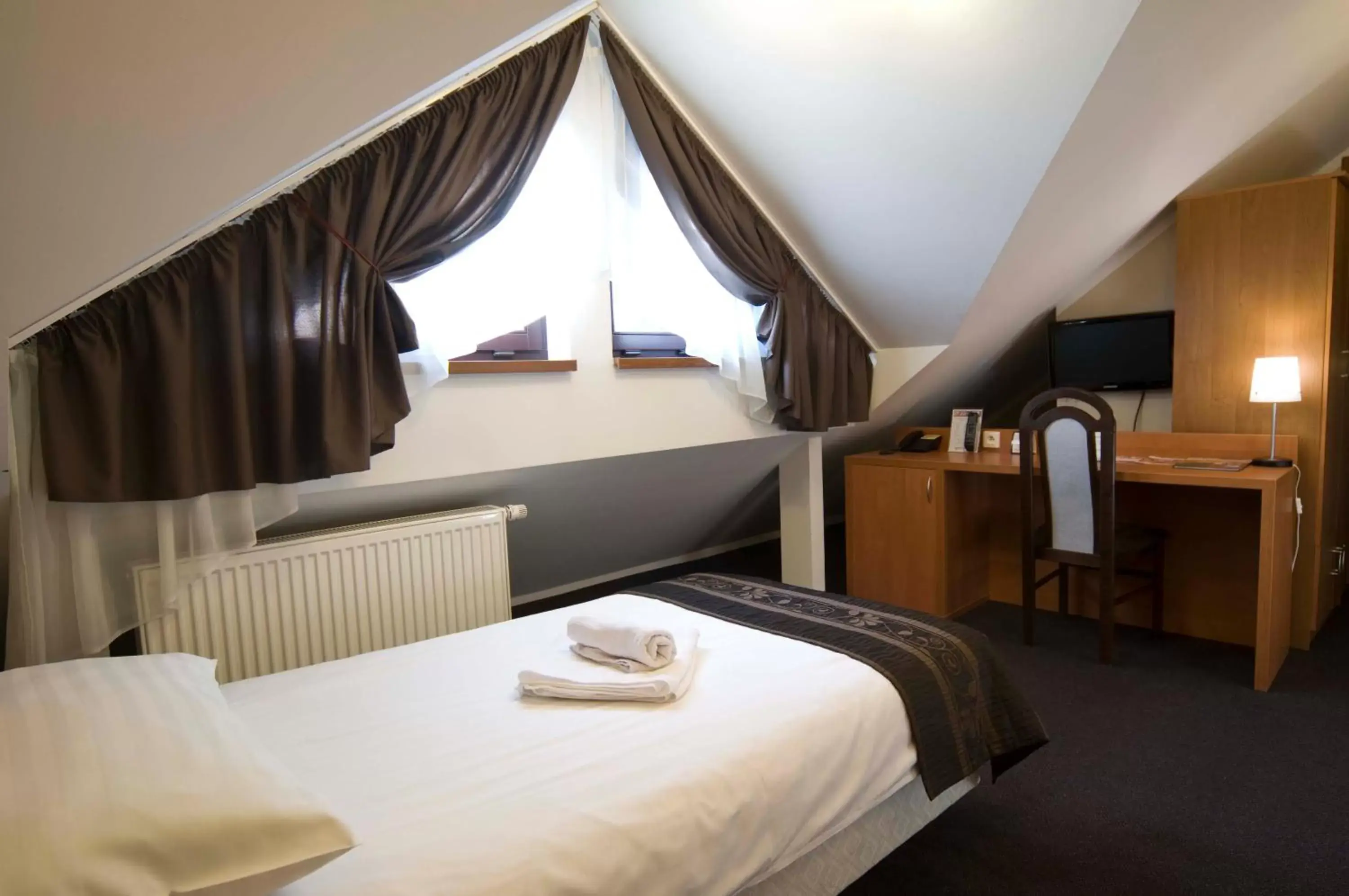 Standard 3* Single Room in Hotel Zimnik Luksus Natury Spa & Wellness Standard 3* Single Room in Hotel Zimnik Luksus Natury Spa & Wellness