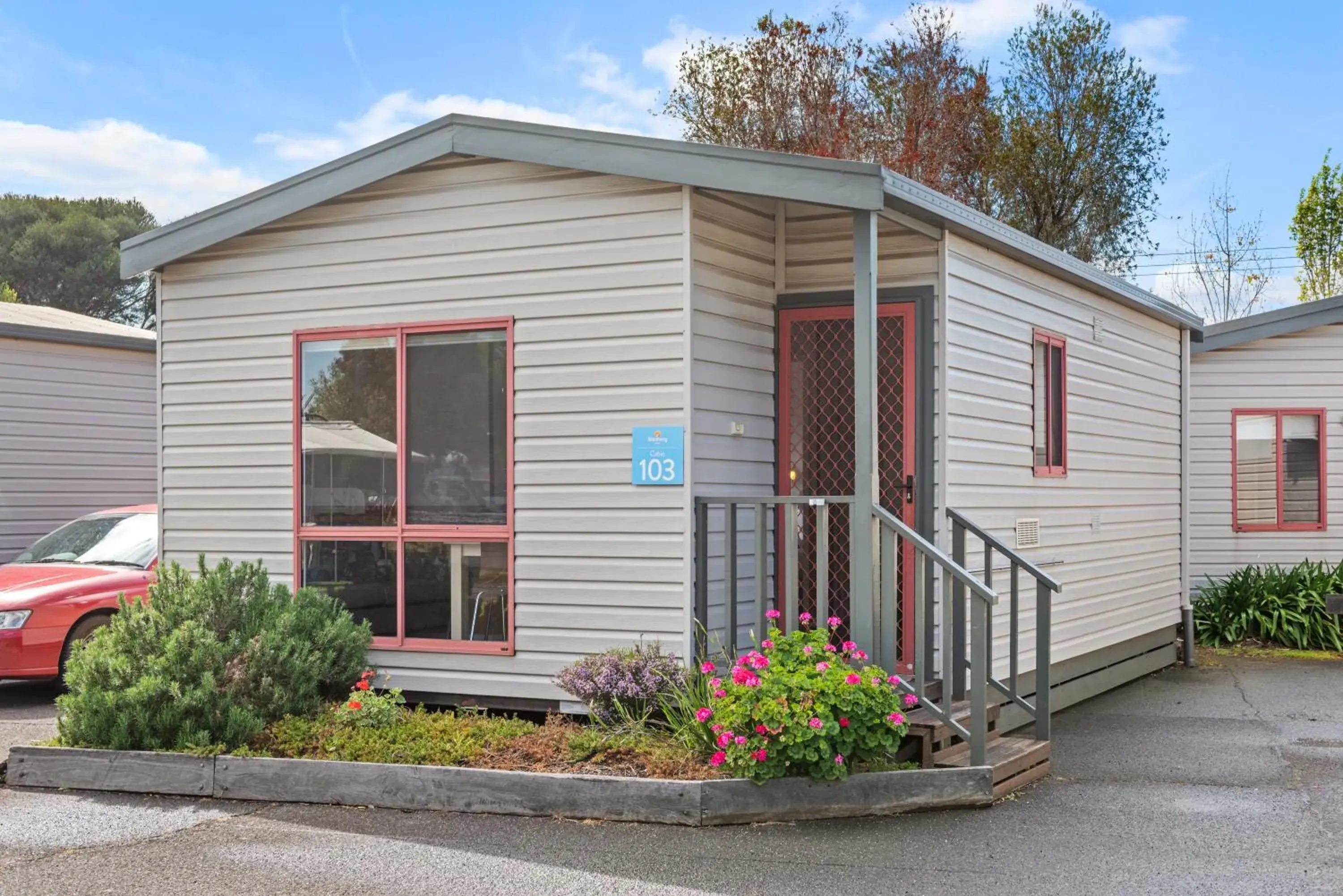Standard 2 Bedroom Cabin - Sleeps 4 in Discovery Parks - Melbourne Standard 2 Bedroom Cabin - Sleeps 4 in Discovery Parks - Melbourne
