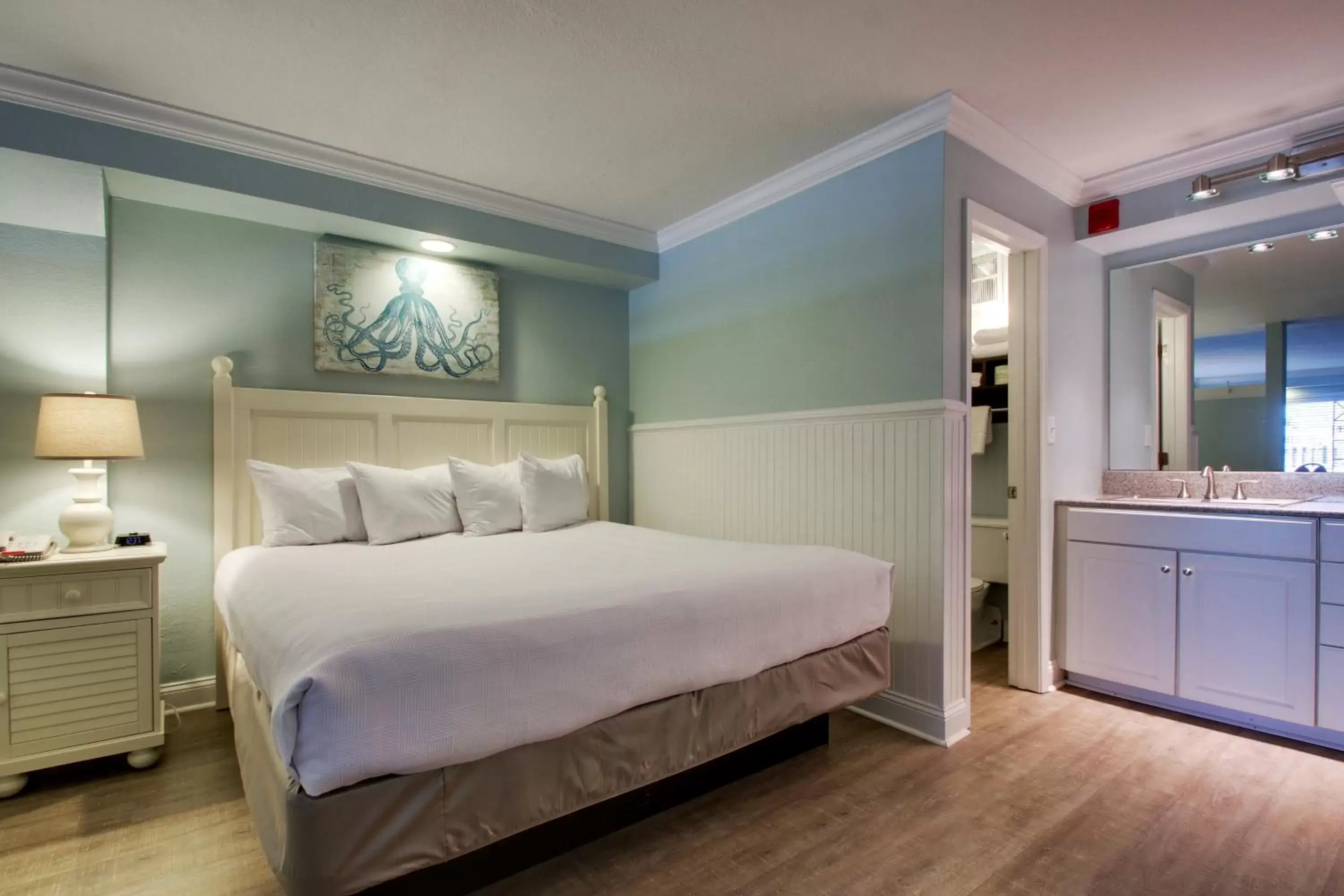 Island Palm King with Sofa bed in Islander Hotel & Resort Island Palm King with Sofa bed in Islander Hotel & Resort