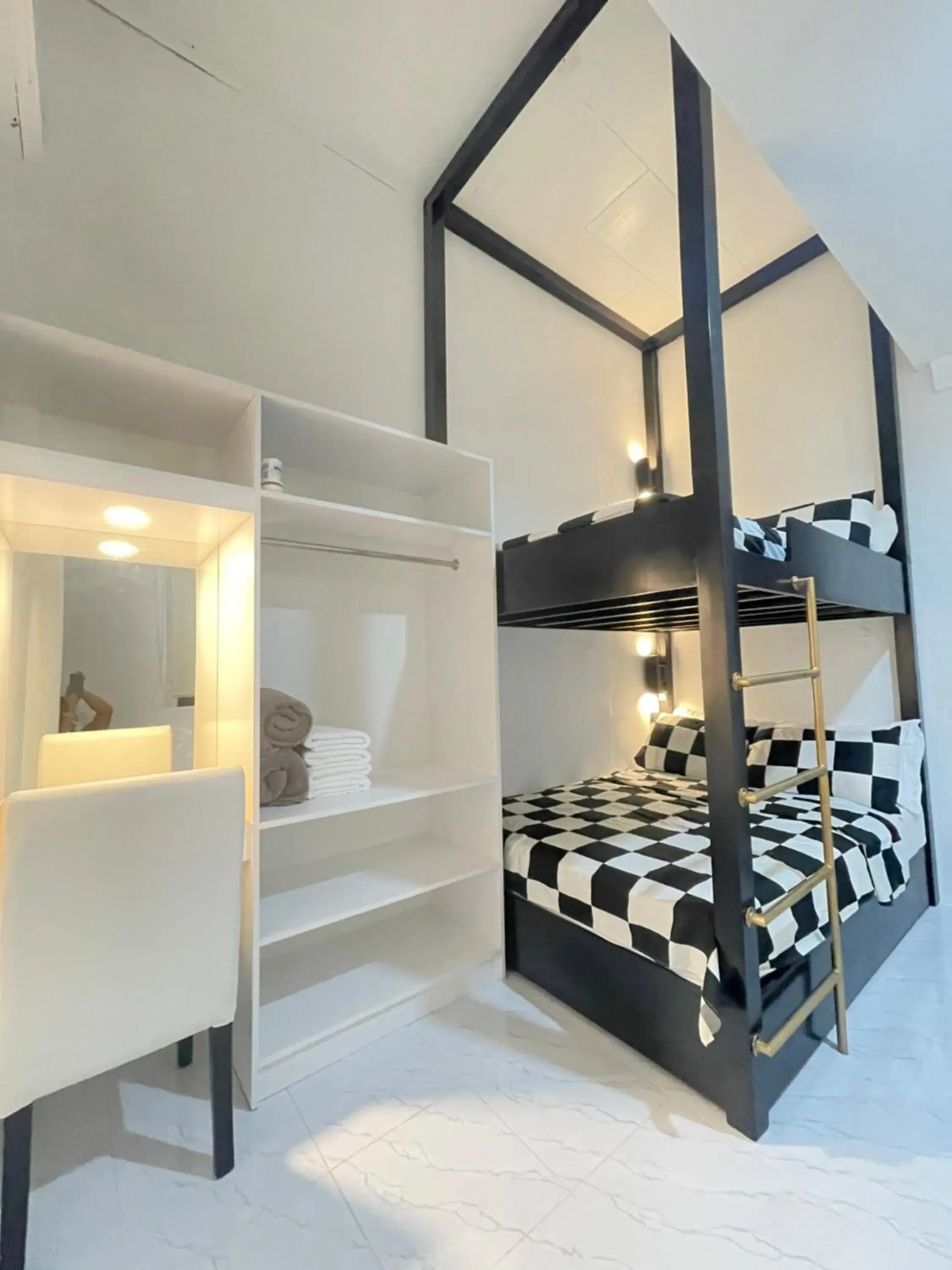 Family Room with Private Bathroom in Malapascua Budget Inn MBI DIVE CENTER Family Room with Private Bathroom in Malapascua Budget Inn MBI DIVE CENTER