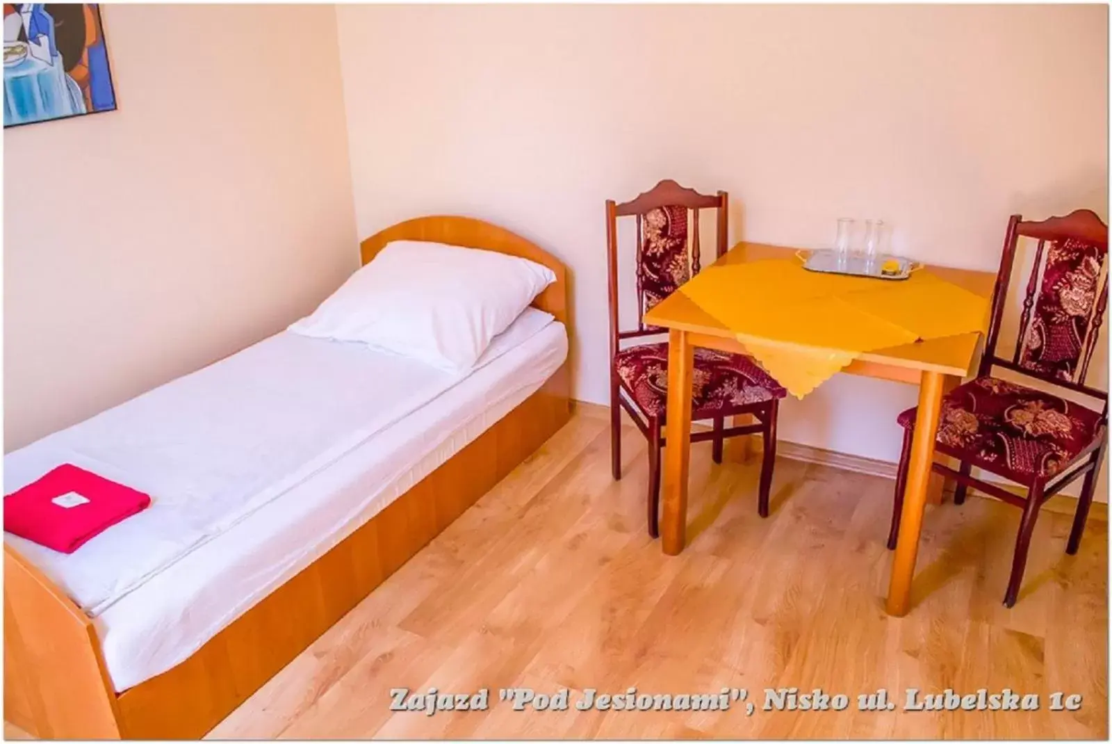 Single Room with Private Bathroom - single occupancy in Zajazd Pod Jesionami Single Room with Private Bathroom - single occupancy in Zajazd Pod Jesionami