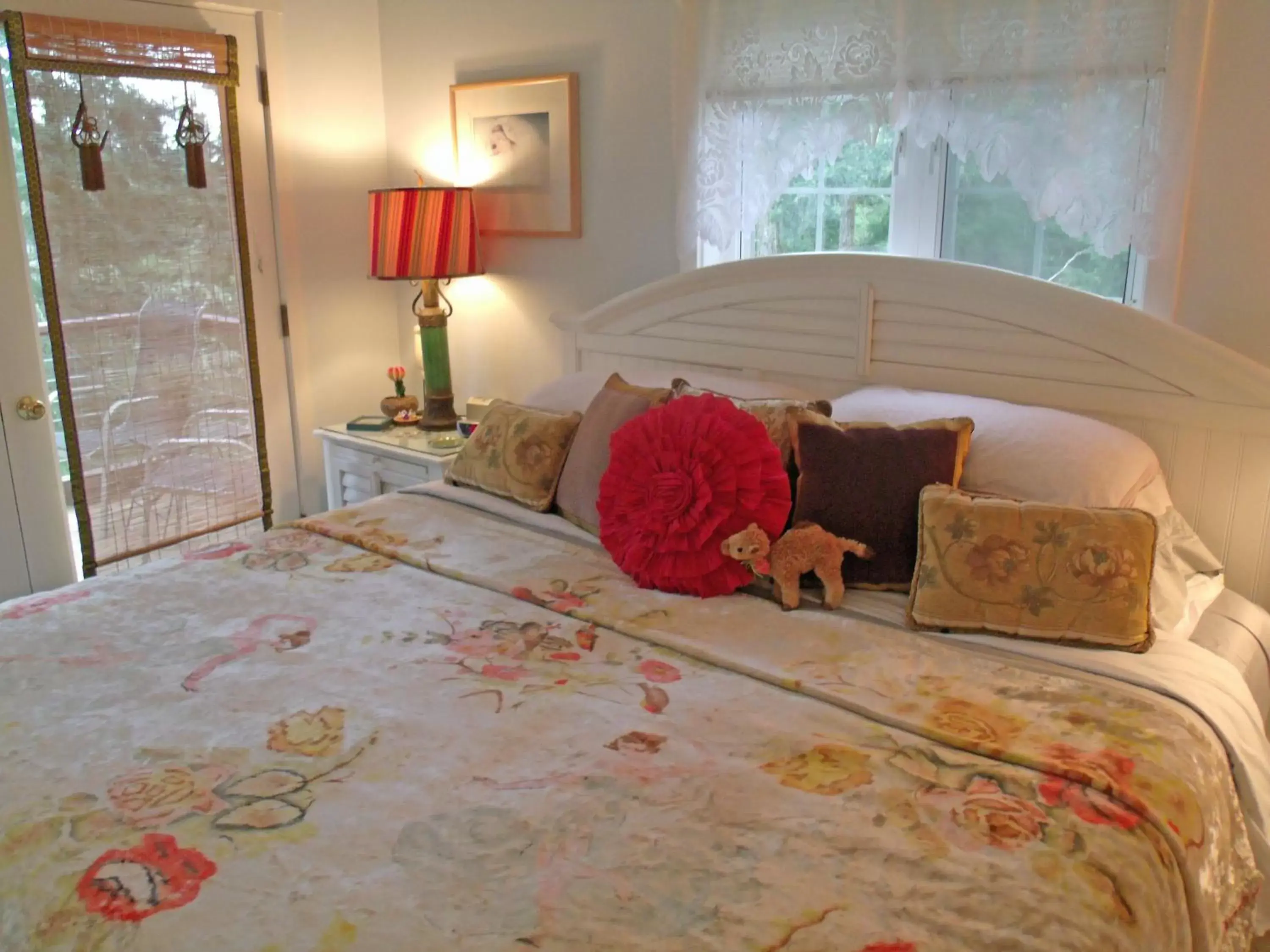 King Room with Balcony in Inn to the Woods King Room with Balcony in Inn to the Woods