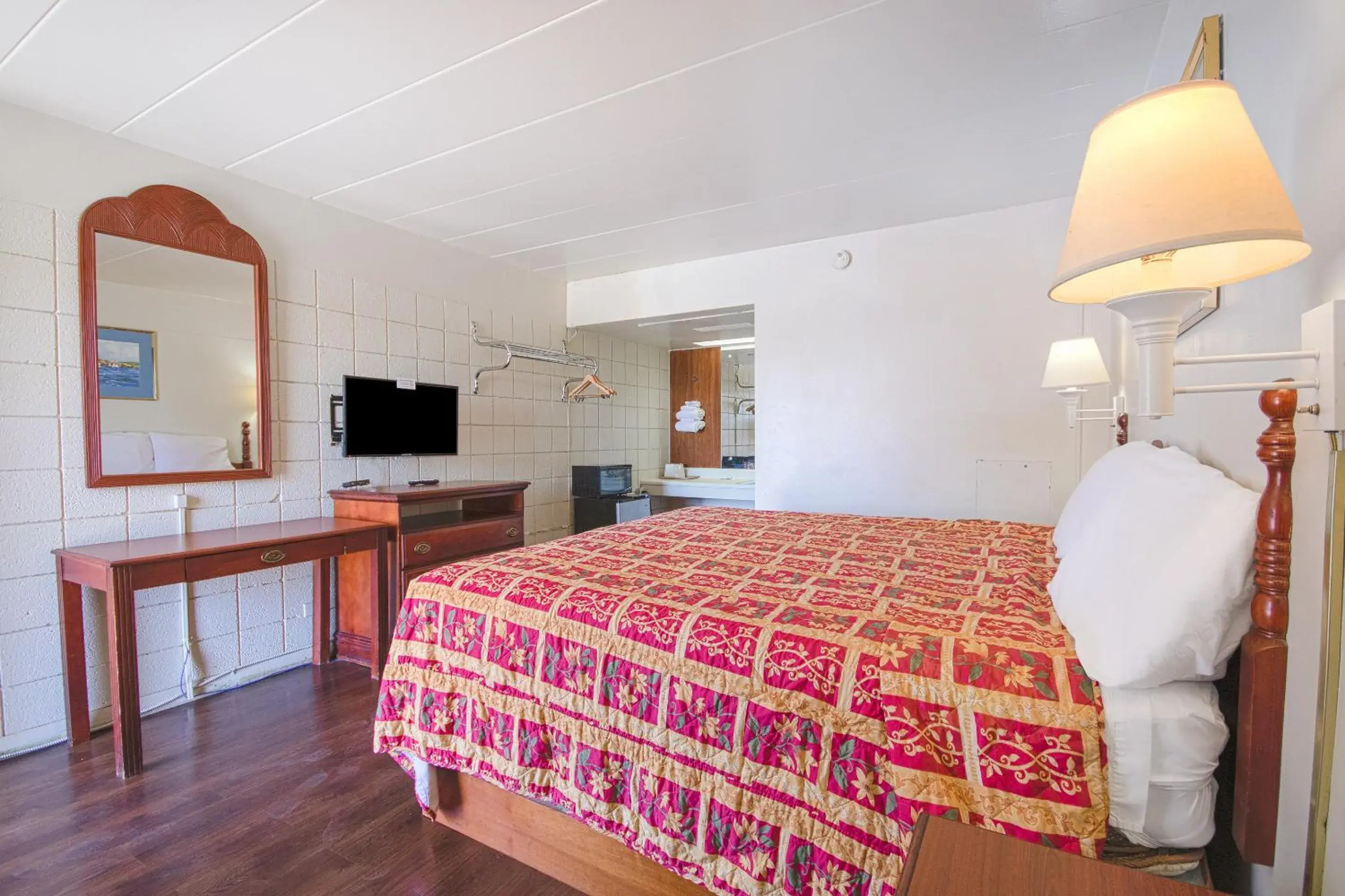 Bedroom in Centralia Motel near Downtown by OYO Bedroom in Centralia Motel near Downtown by OYO