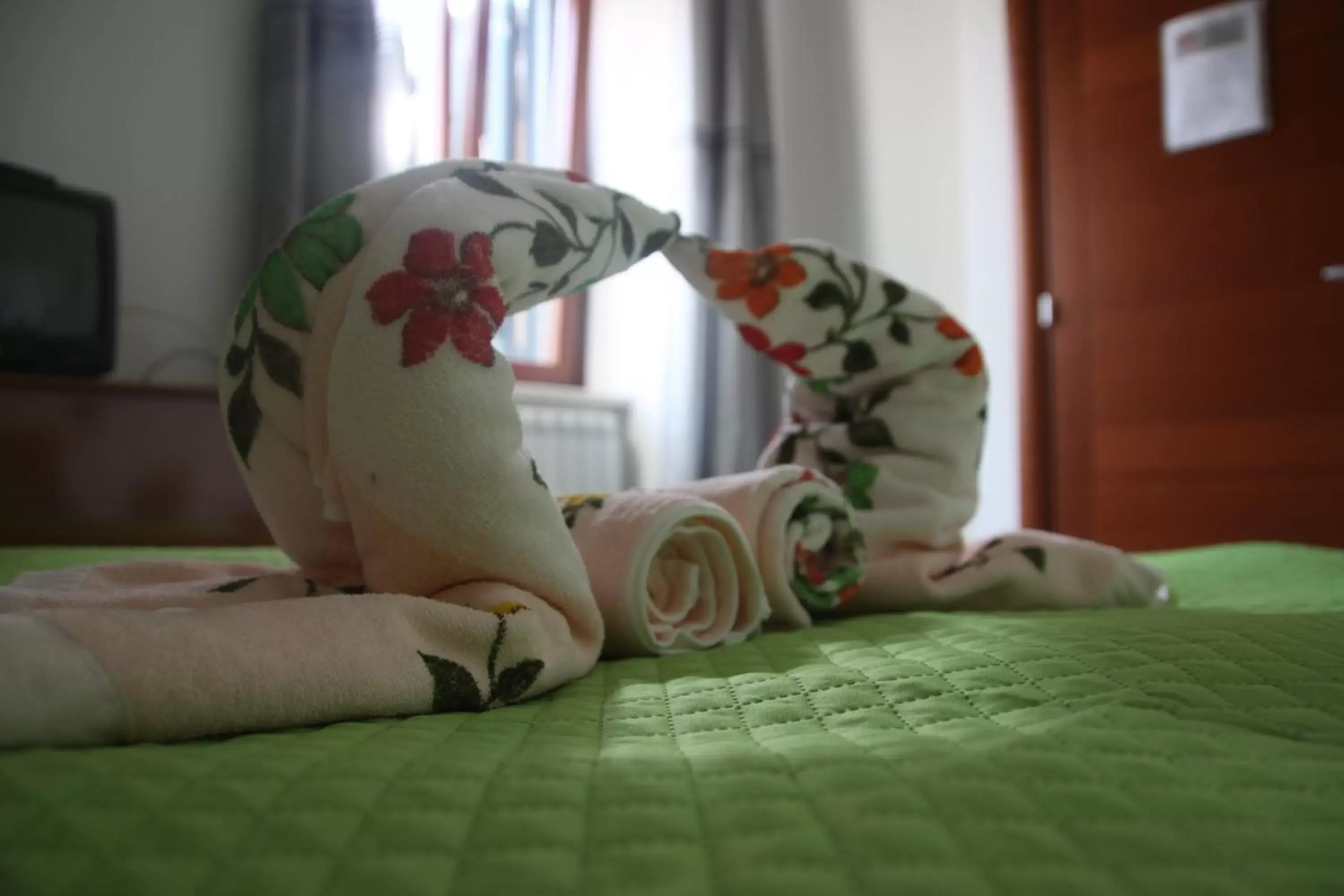 Basic Triple Room with Shared Bathroom in La Corte dei Morra Basic Triple Room with Shared Bathroom in La Corte dei Morra