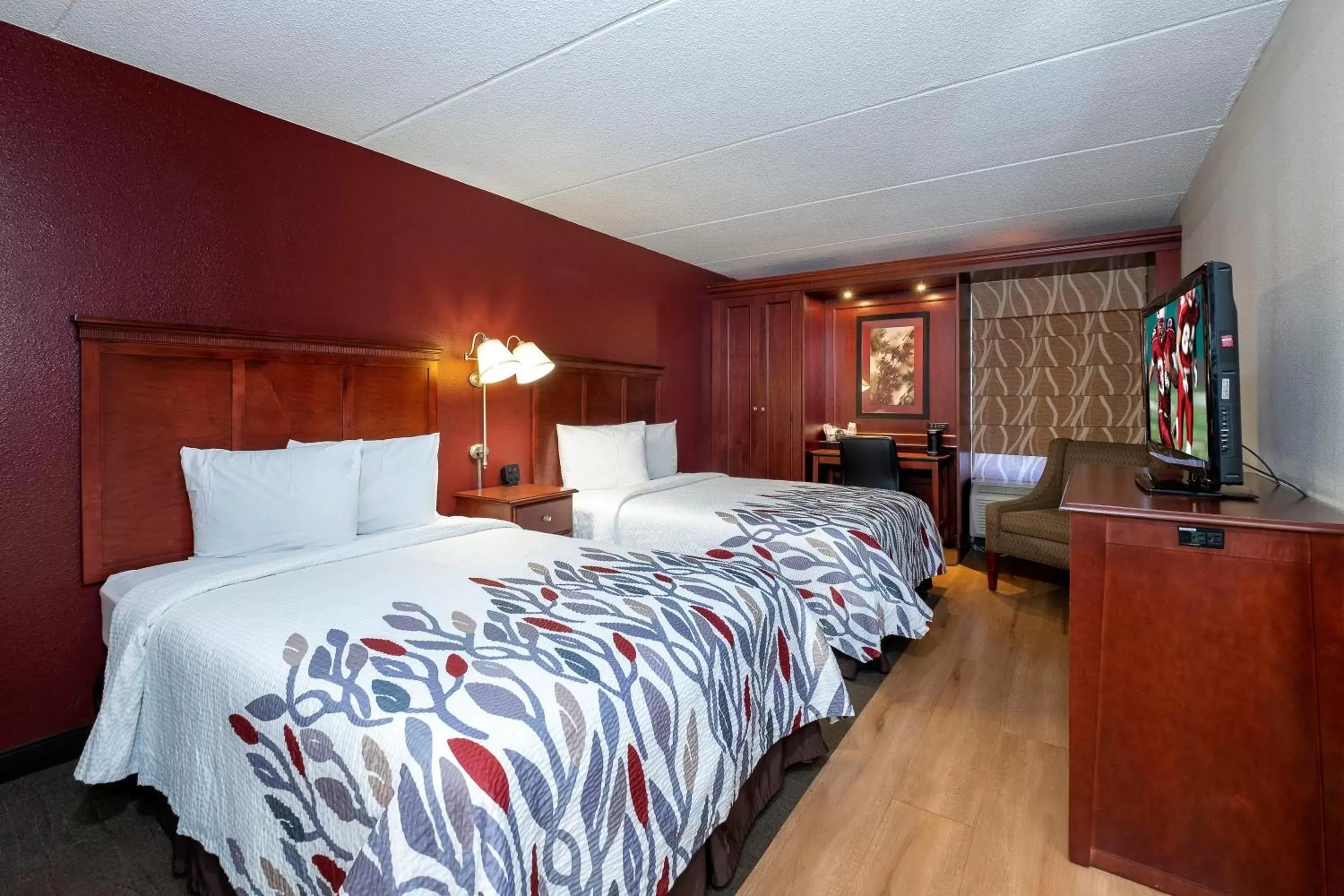 Superior Room with Two Double Beds Smoke Free in Red Roof Inn Meriden Superior Room with Two Double Beds Smoke Free in Red Roof Inn Meriden