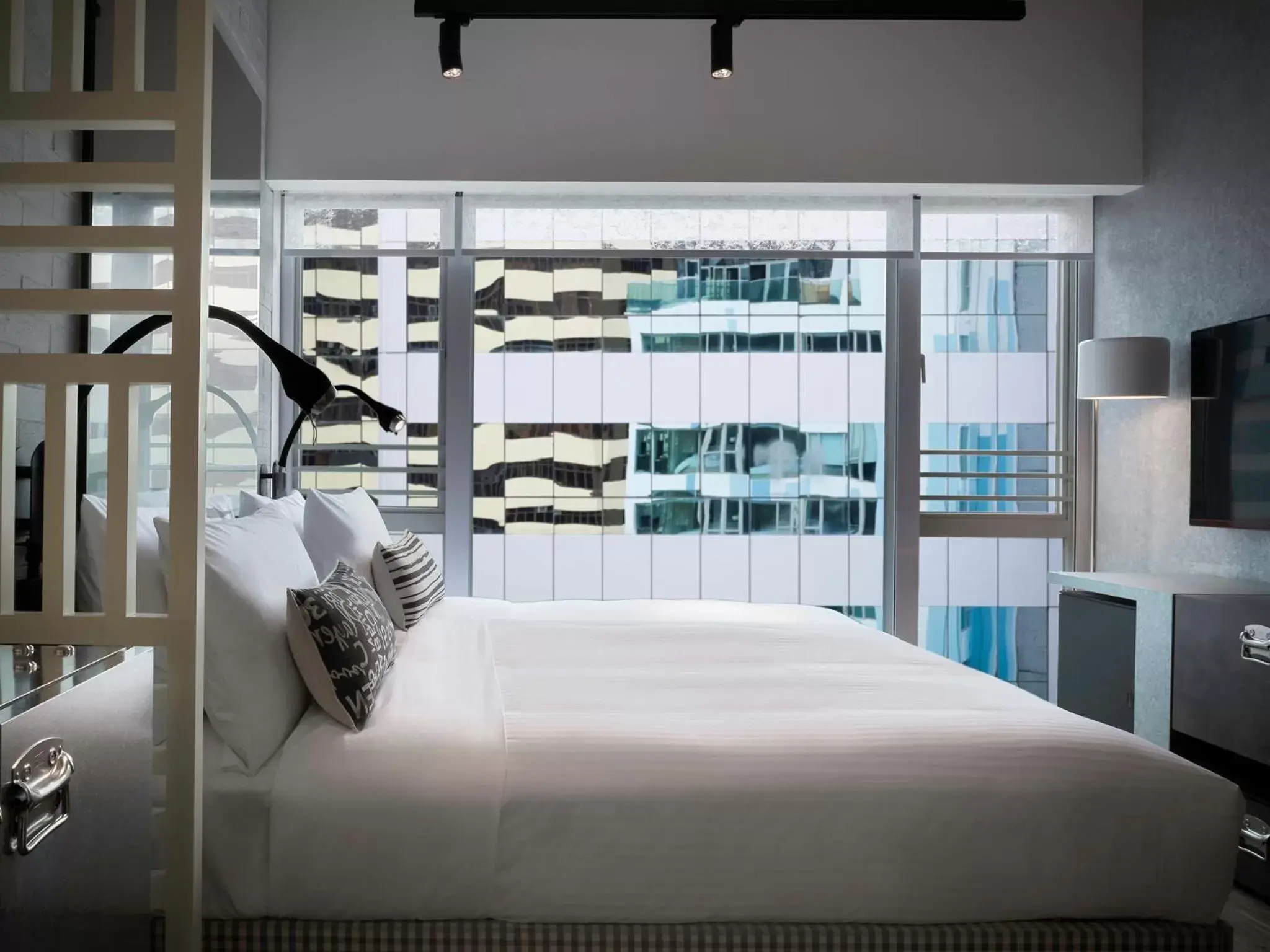 Deluxe Queen Room in Southside by Ovolo Deluxe Queen Room in Southside by Ovolo