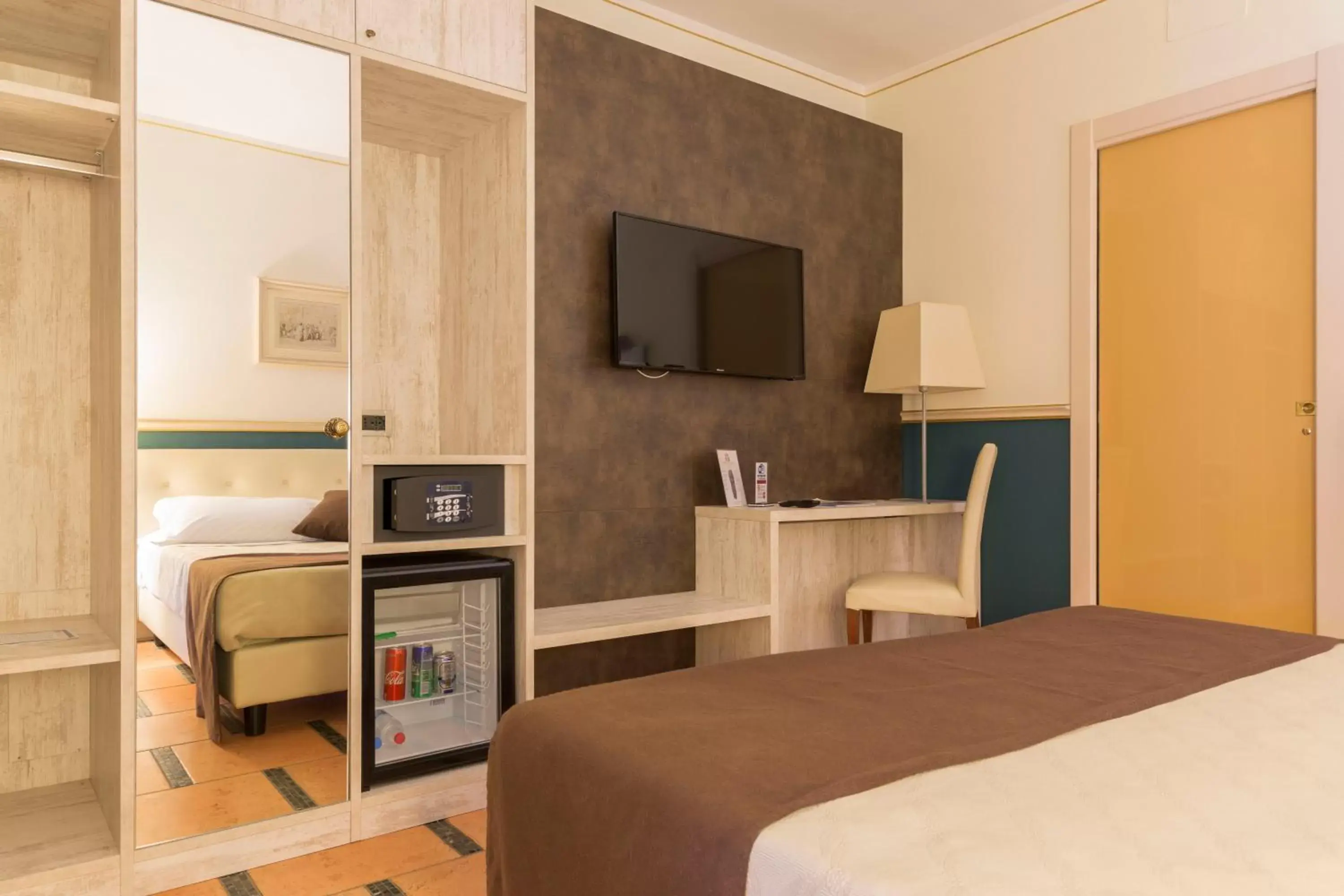 Economy Double or Twin Room in Hotel Ponte di Rialto Economy Double or Twin Room in Hotel Ponte di Rialto