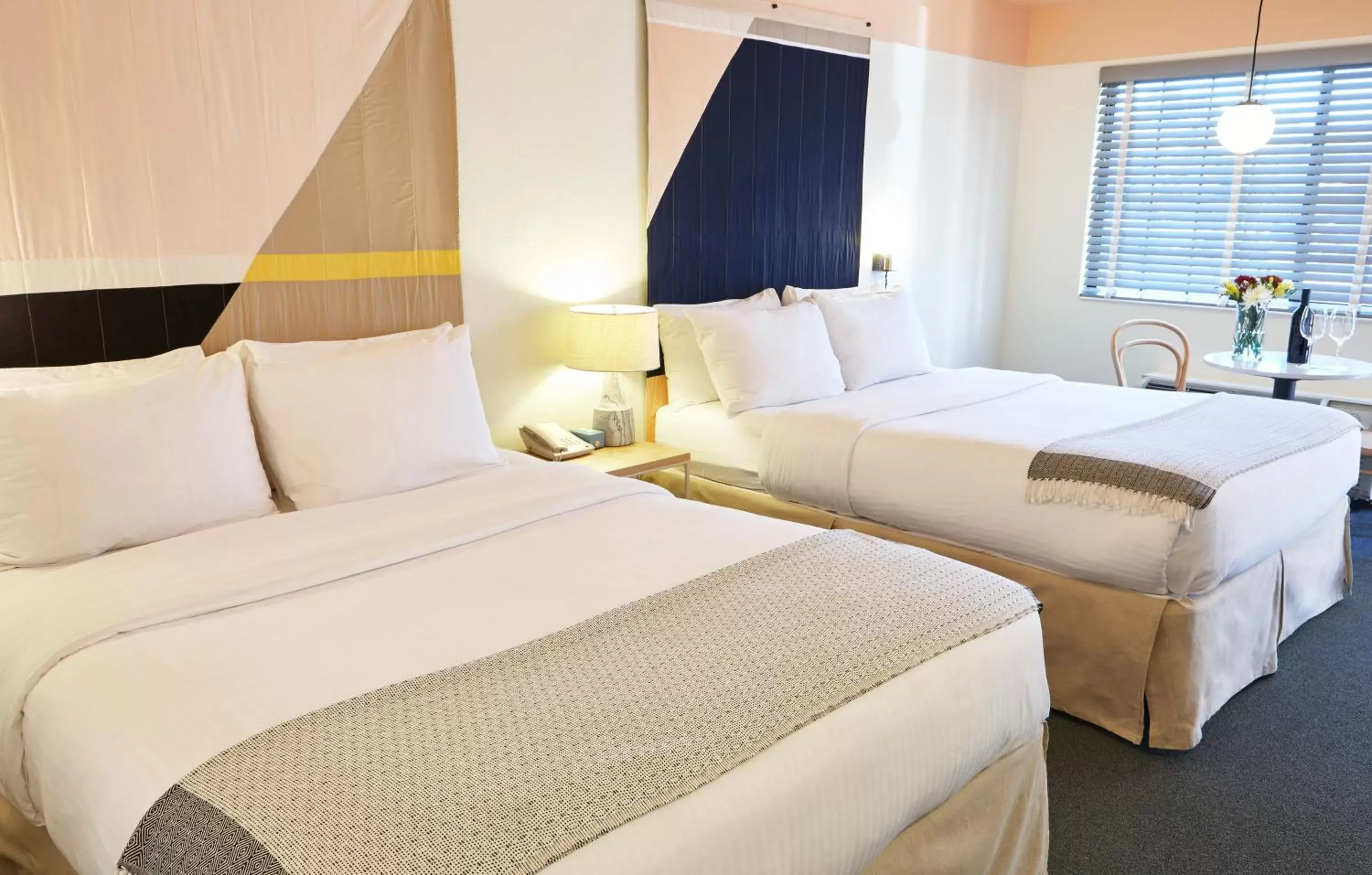 Twin Room with Pool View in The Sandman Santa Rosa Sonoma, an Ascend Collection Hotel Twin Room with Pool View in The Sandman Santa Rosa Sonoma, an Ascend Collection Hotel