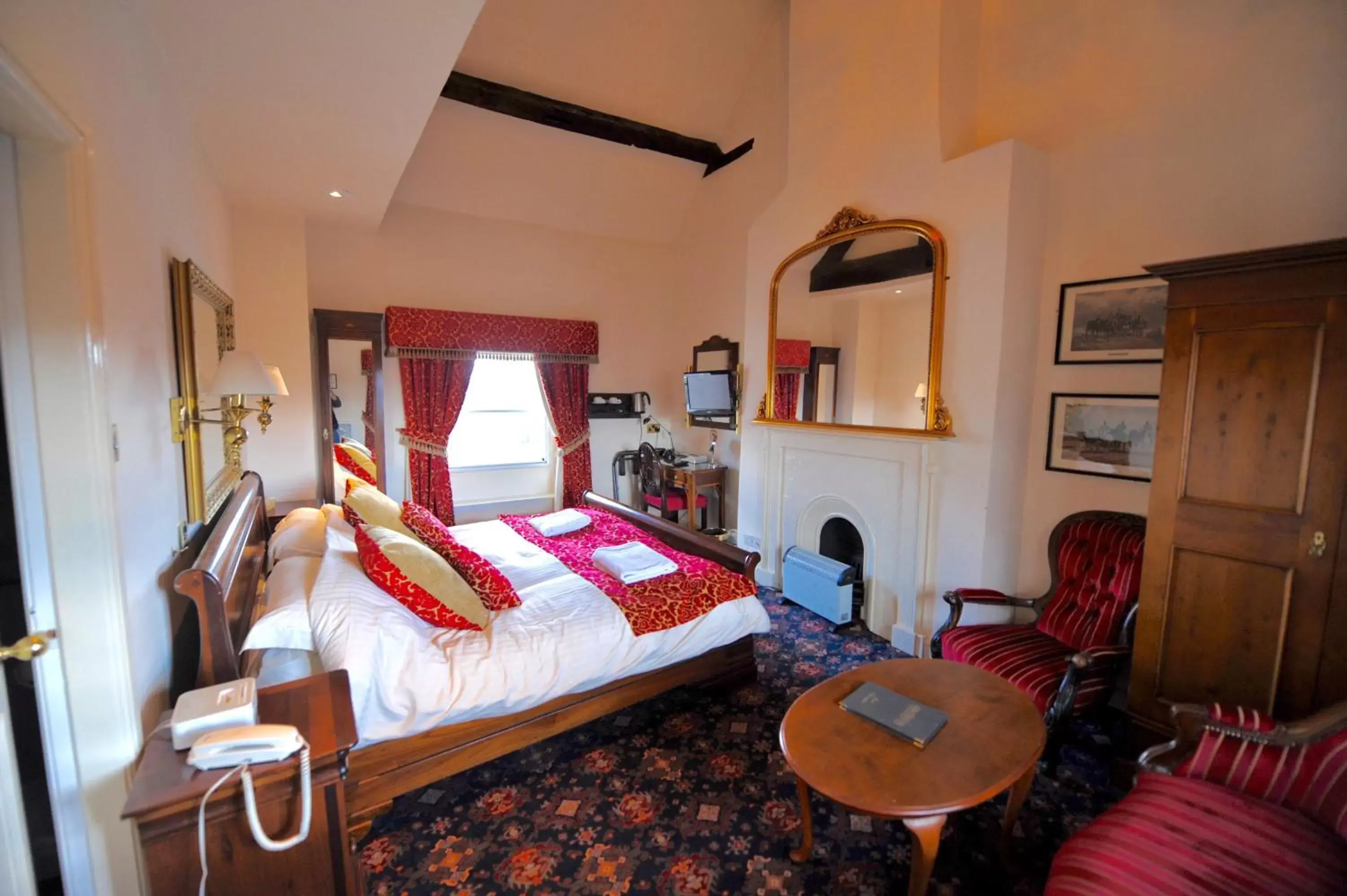 Superior Double Room - single occupancy in The Greyhound Coaching Inn Superior Double Room - single occupancy in The Greyhound Coaching Inn