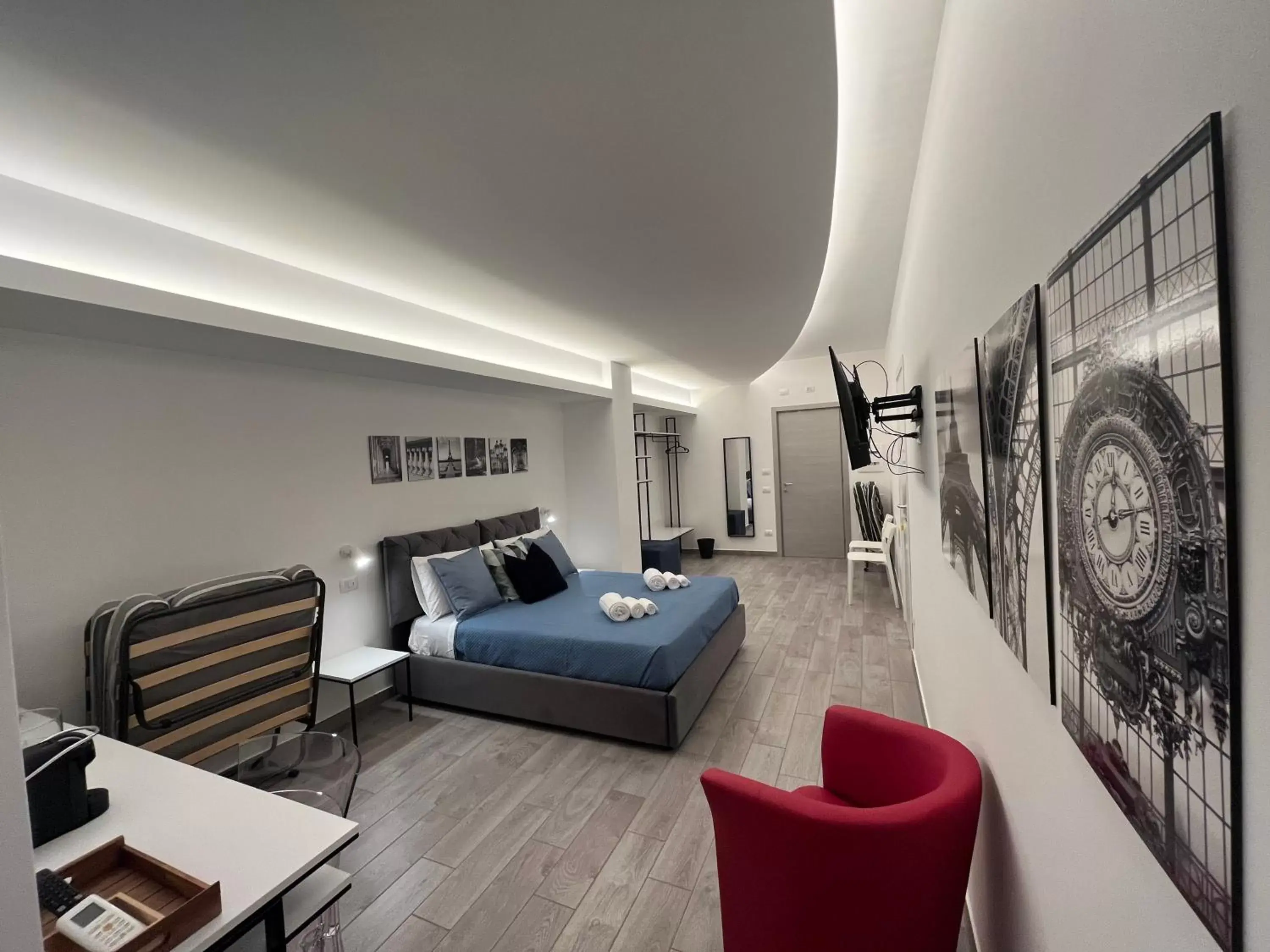 Large Double Room in La Casba Large Double Room in La Casba