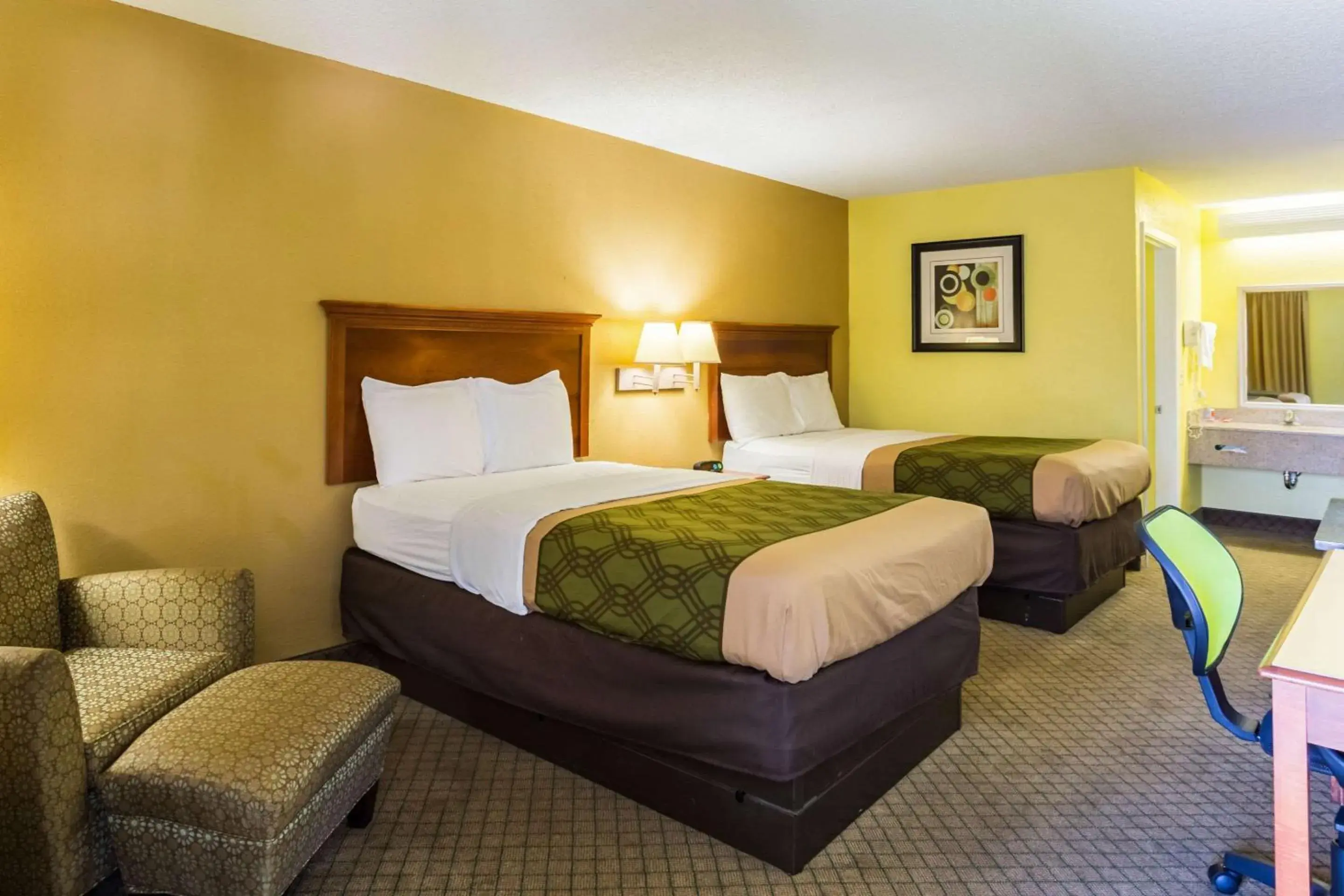 Double Room with Two Double Beds - Smoking in Econo Lodge Picayune Double Room with Two Double Beds - Smoking in Econo Lodge Picayune