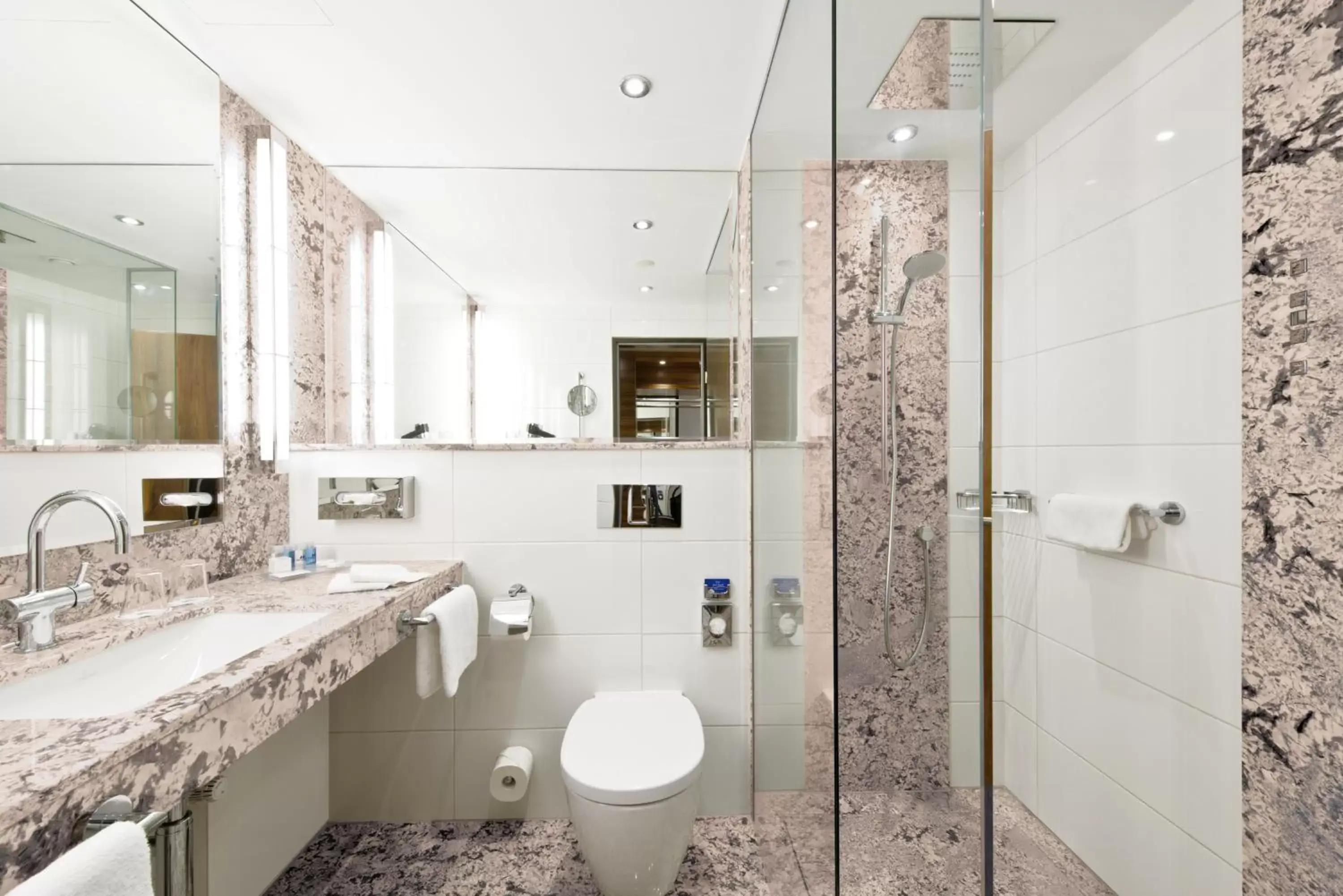 Superior Family Room in Maritim Hotel Bad Homburg Superior Family Room in Maritim Hotel Bad Homburg