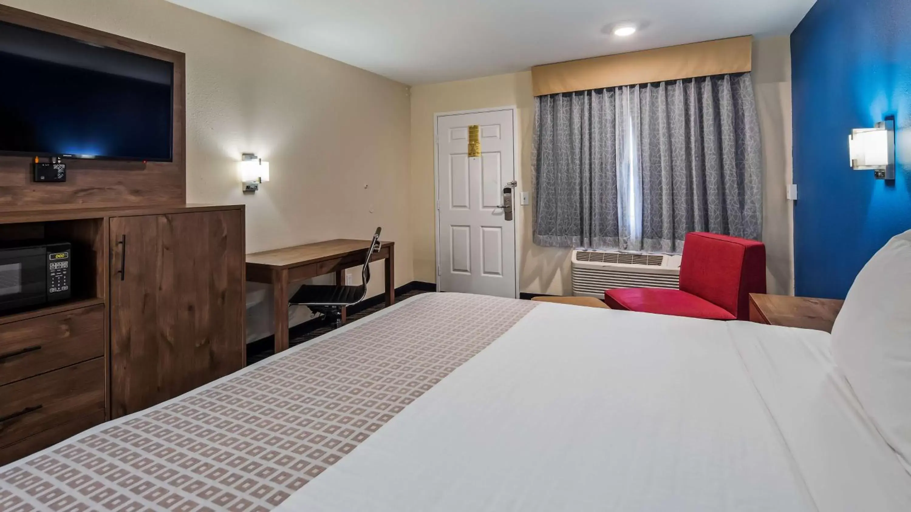 King Room with Roll-In Shower - Disability Access in SureStay Plus Hotel by Best Western Hesperia King Room with Roll-In Shower - Disability Access in SureStay Plus Hotel by Best Western Hesperia